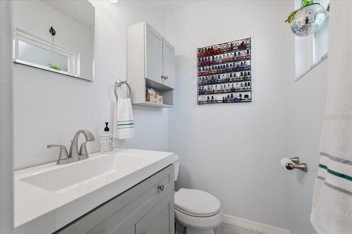 Half bath - 4801 WESTON RD, BARTOW