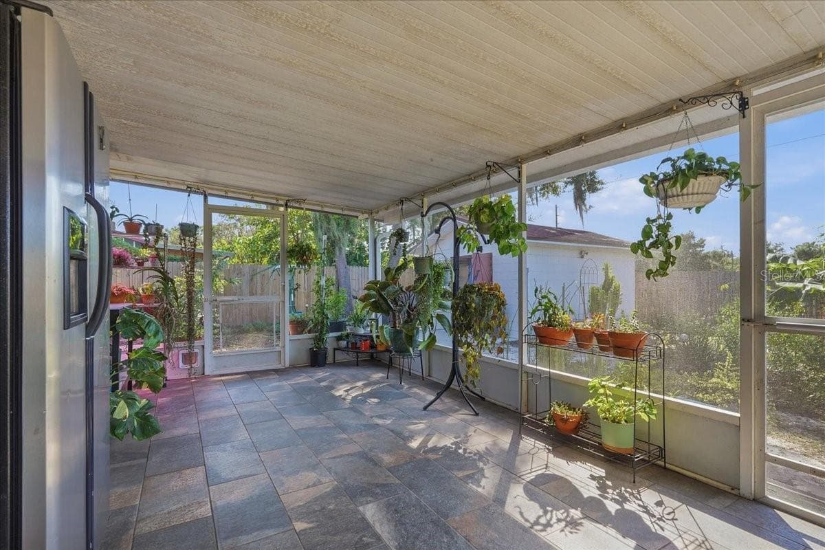 Rear screened porch - 4801 WESTON RD, BARTOW