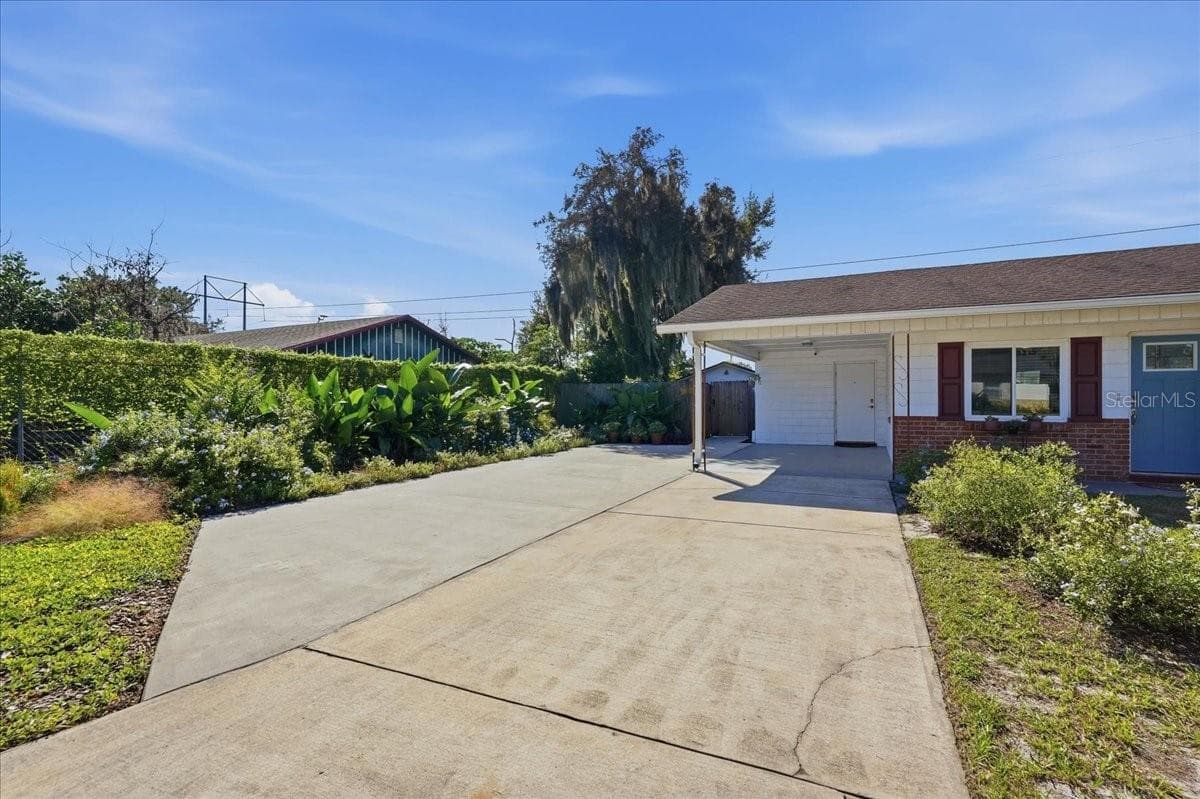 Extended driveway - 4801 WESTON RD, BARTOW