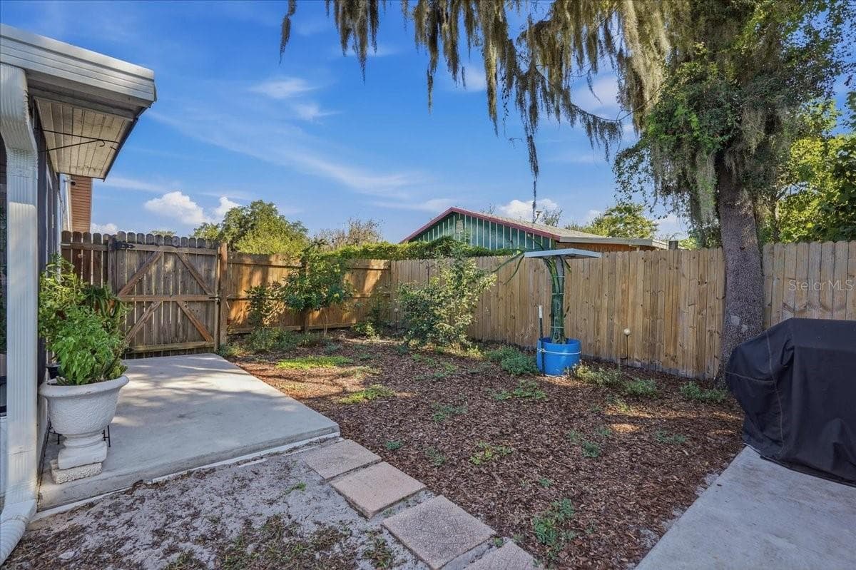 Backyard - 4801 WESTON RD, BARTOW