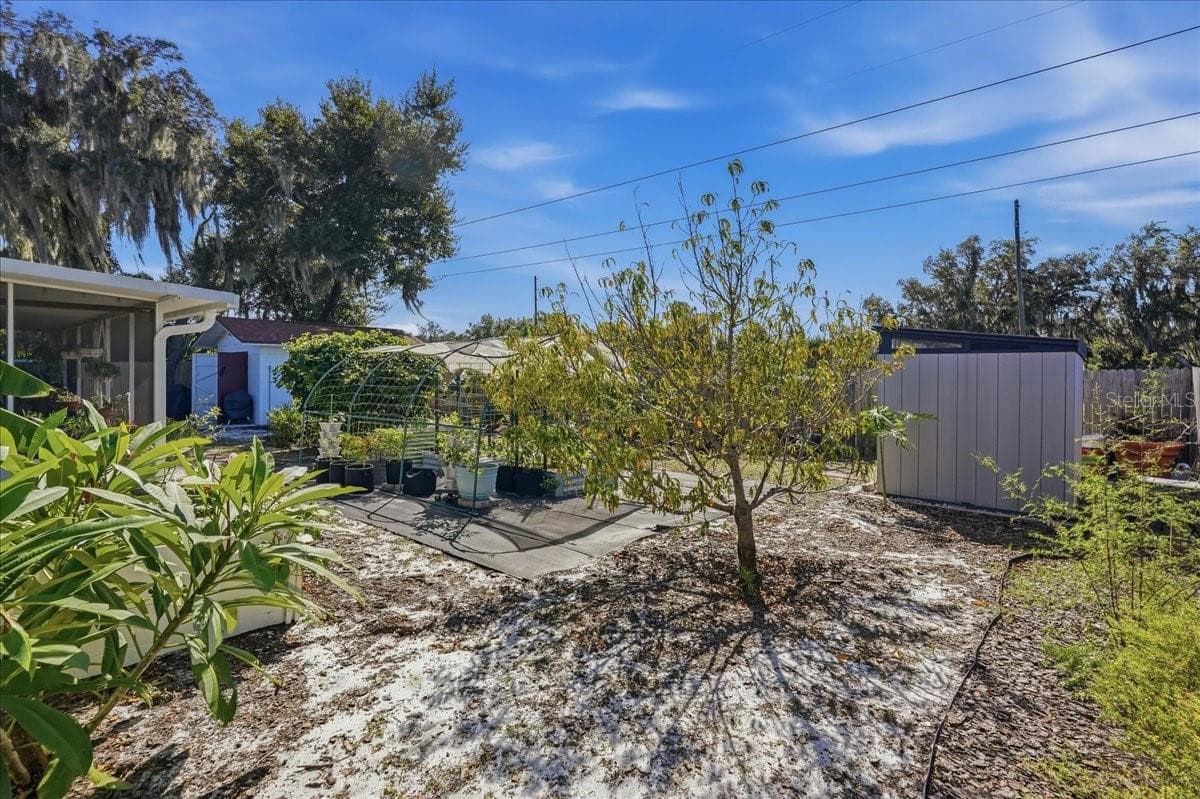Garden - 4801 WESTON RD, BARTOW
