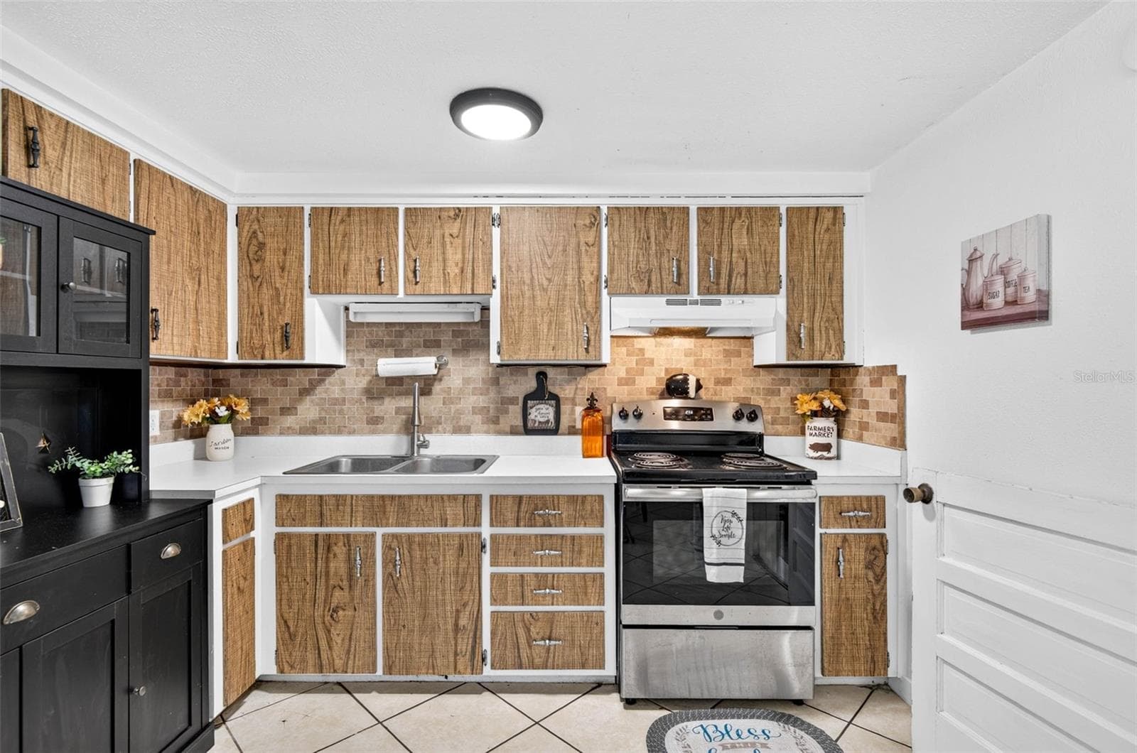 KITCHEN - 39209 6TH AVE, ZEPHYRHILLS