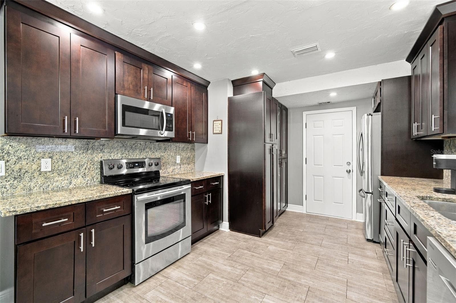 Single Family Residence at 5018 E LIBERTY ST, TAMPA, photo 8 of 51