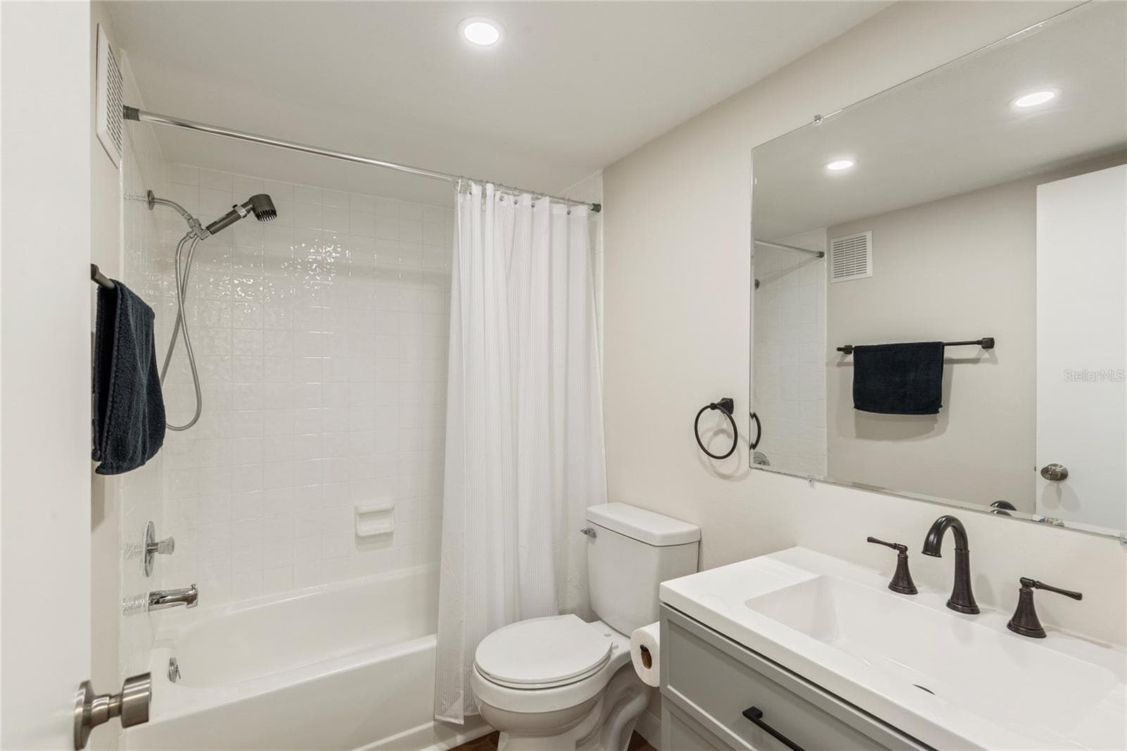 Condominium at 2650 COUNTRYSIDE BLVD #B302, CLEARWATER, photo 21 of 35