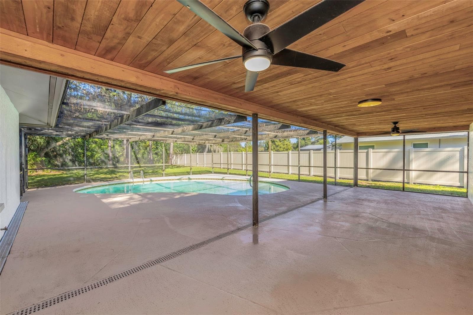 Rear Patio - Reverse View - 1926 BRAE MOOR DR, DUNEDIN