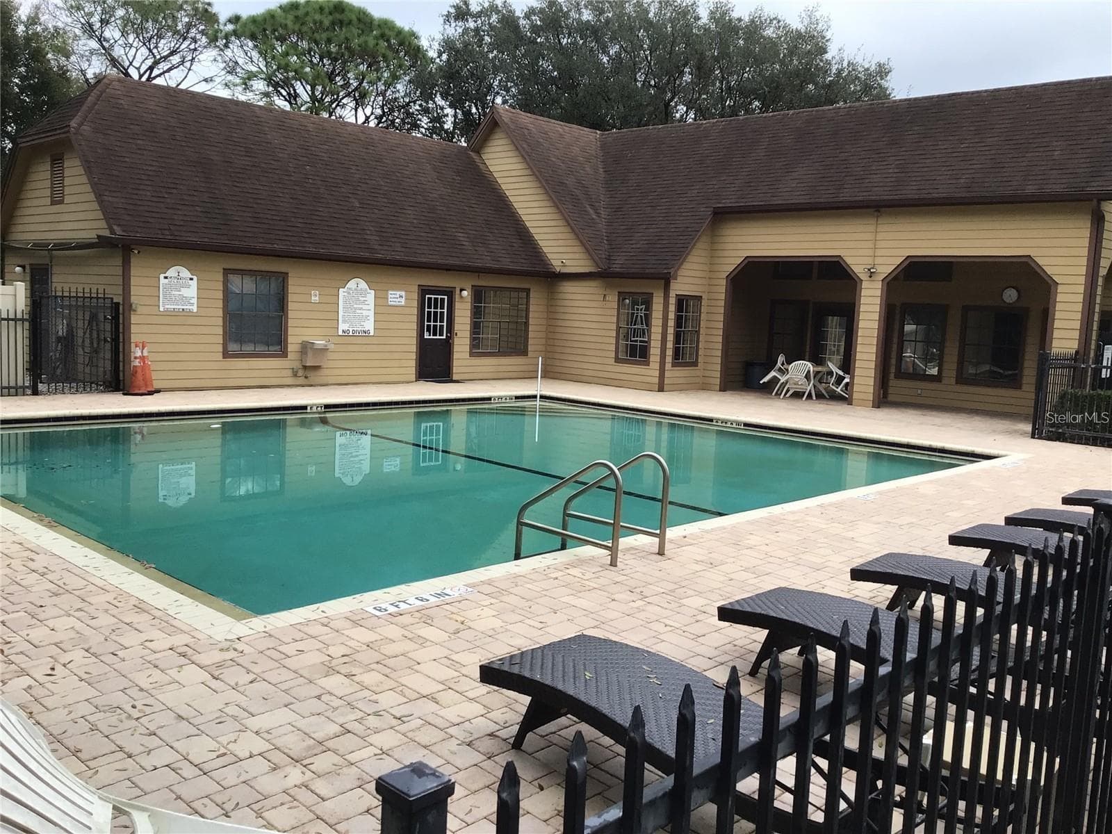 Condominium at 465 FORESTWAY CIR #207, ALTAMONTE SPRINGS, photo 16 of 17