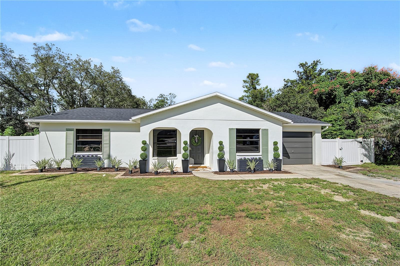 12989 LINDEN DR