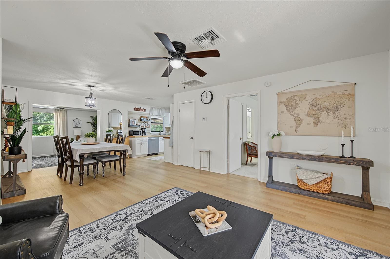 Single Family Residence at 12989 LINDEN DR, SPRING HILL, photo 5 of 41