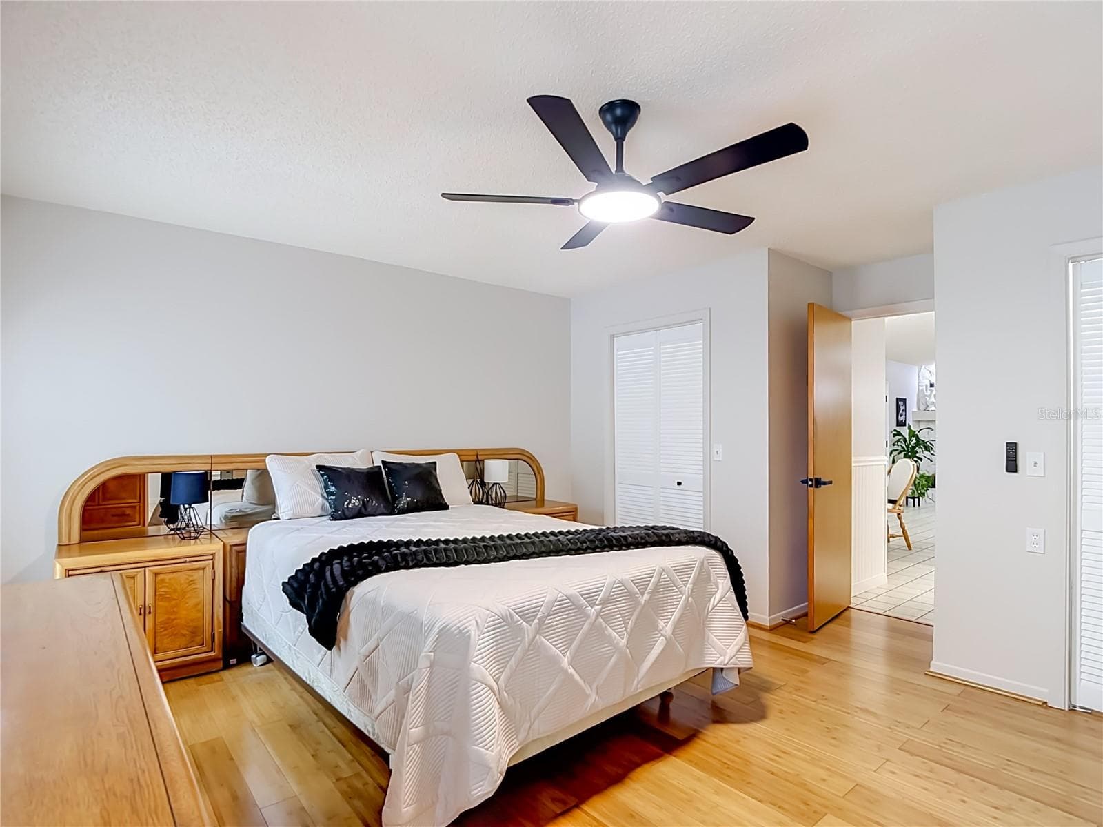 Single Family Residence at 12920 N ALBANY AVE, TAMPA, photo 19 of 67