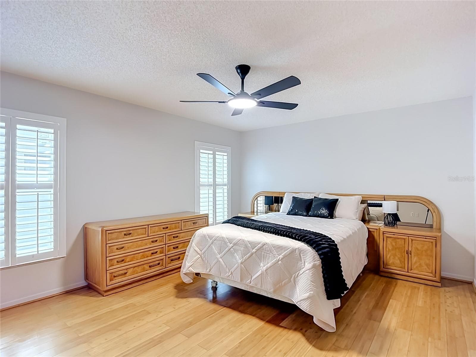 Single Family Residence at 12920 N ALBANY AVE, TAMPA, photo 20 of 67