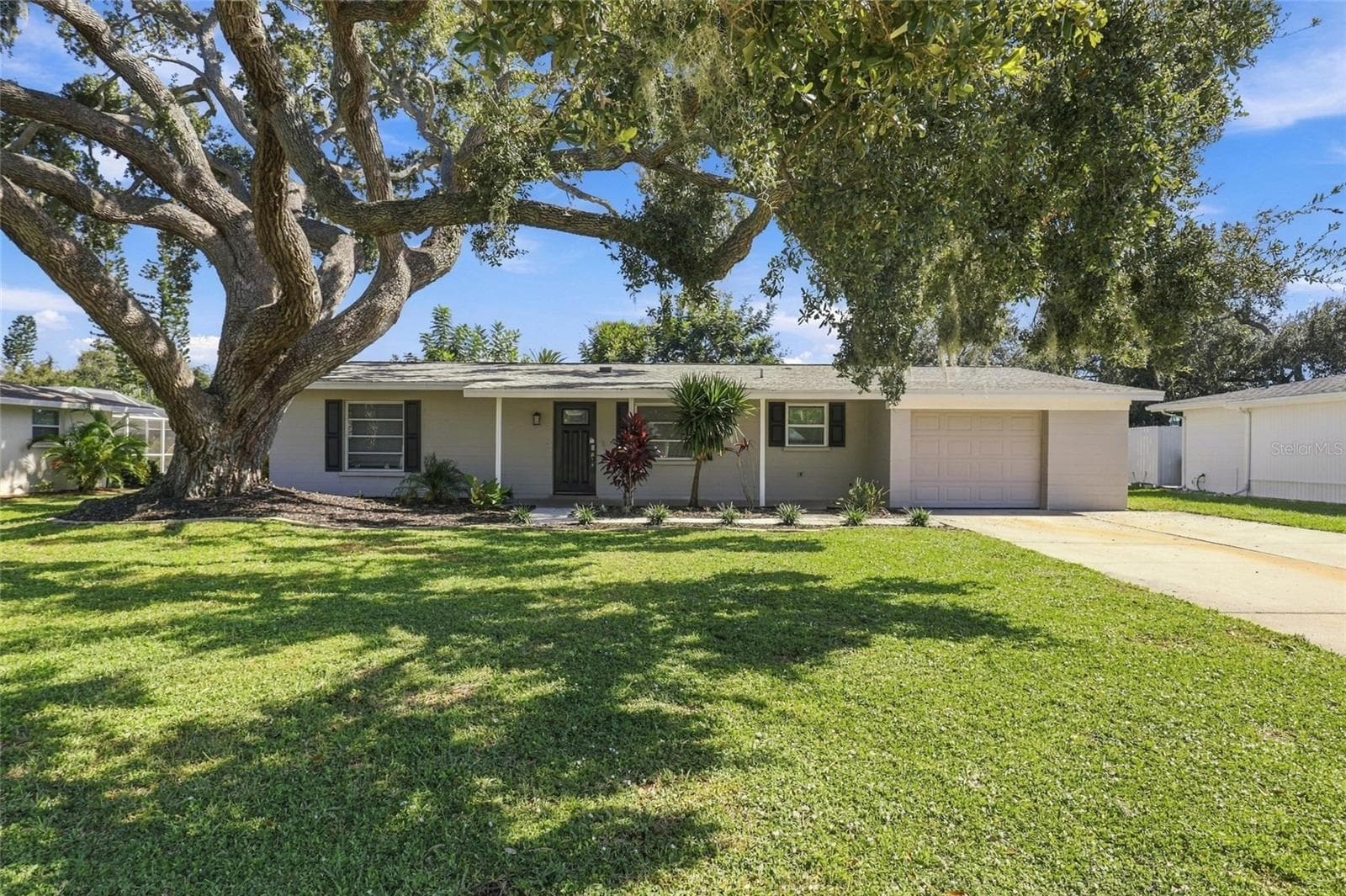 Front Exterior - 6821 ANCHOR WAY, SARASOTA
