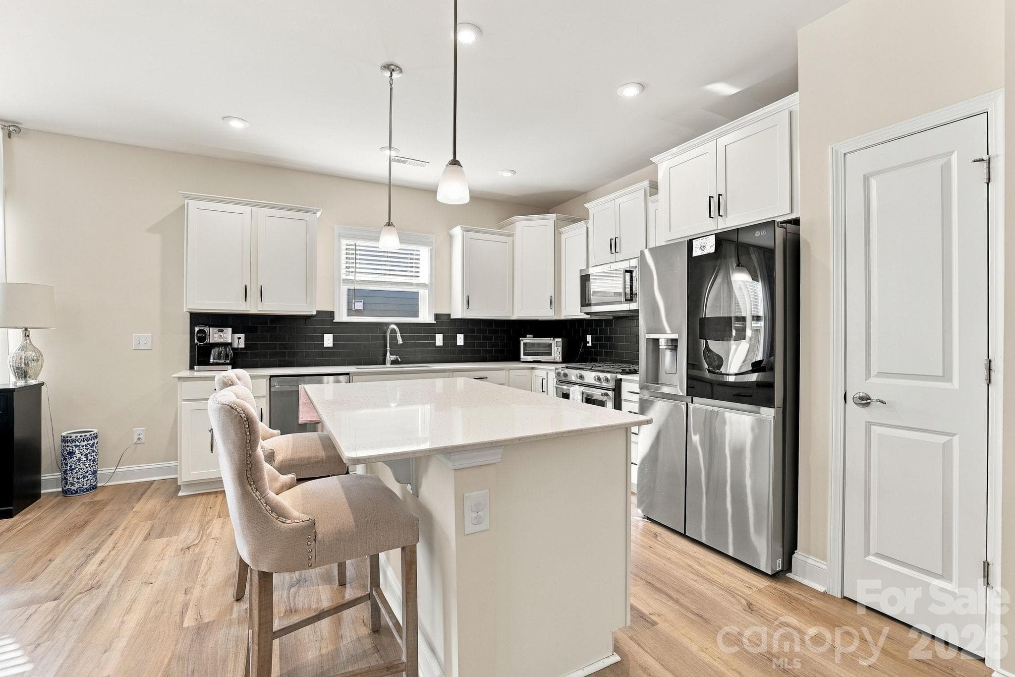 Single Family Residence at 19201 Yellow Birch Drive, Charlotte, photo 5 of 22