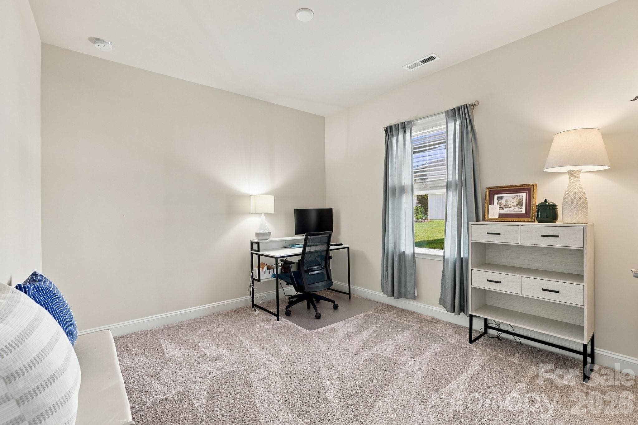 Single Family Residence at 19201 Yellow Birch Drive, Charlotte, photo 12 of 22