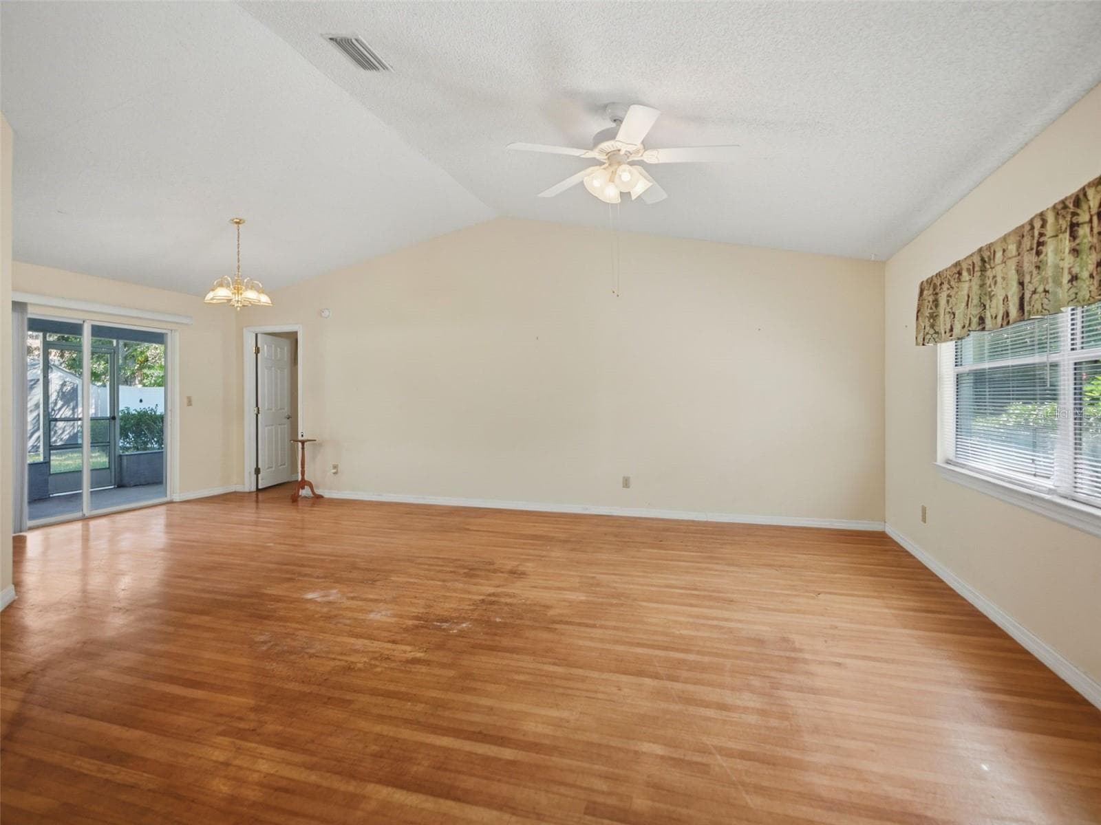 Single Family Residence at 10431 NORVELL RD, SPRING HILL, photo 5 of 48