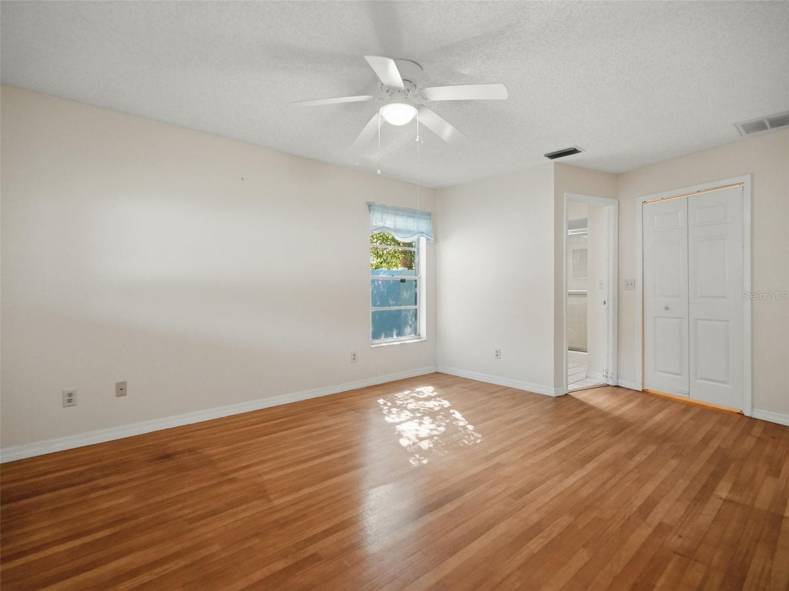Single Family Residence at 10431 NORVELL RD, SPRING HILL, photo 17 of 48