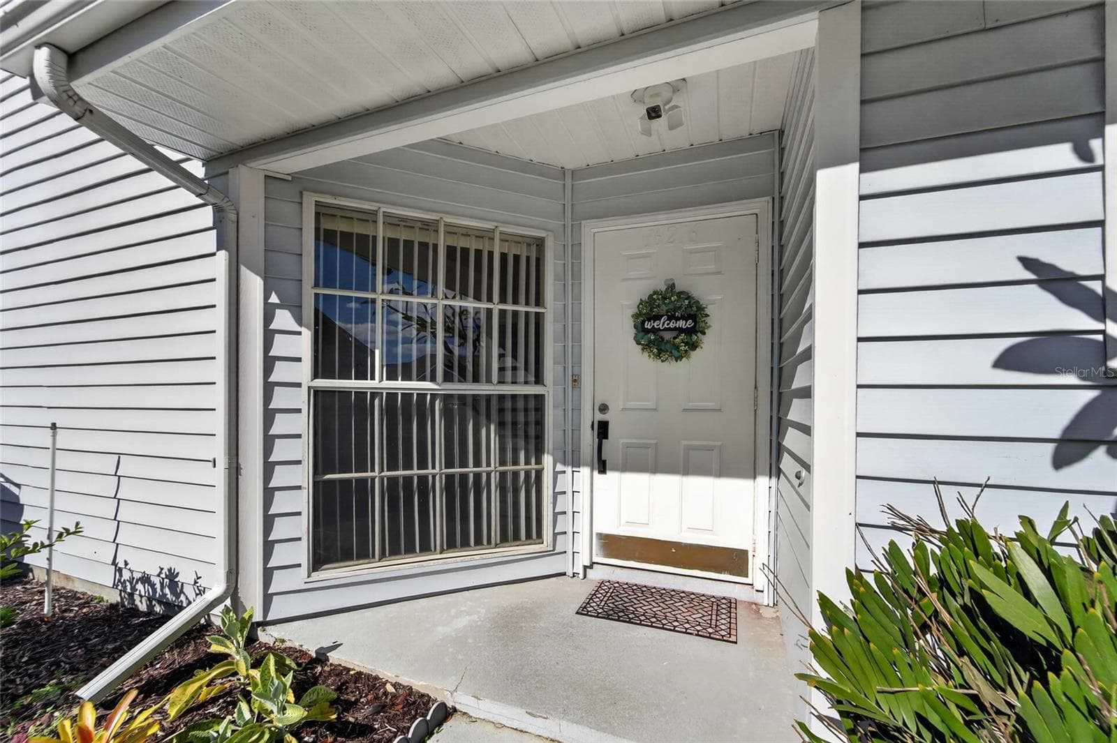 Villa at 16216 RAMBLING VINE DR W, TAMPA, photo 5 of 54