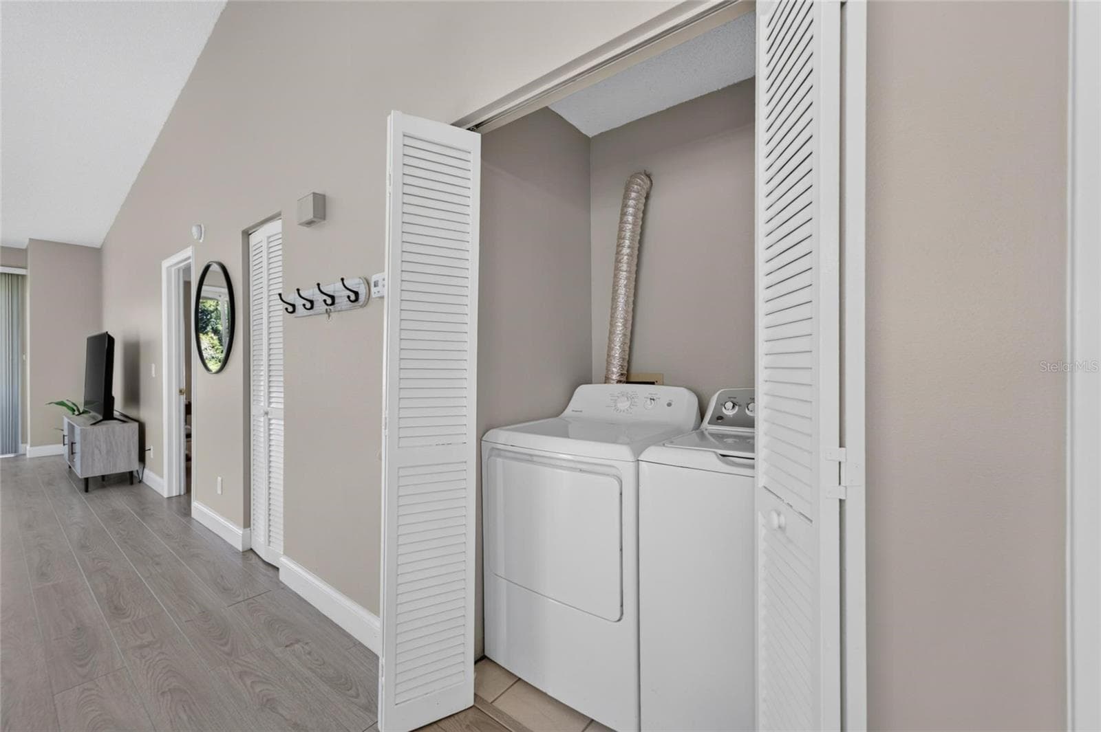 Villa at 16216 RAMBLING VINE DR W, TAMPA, photo 15 of 54