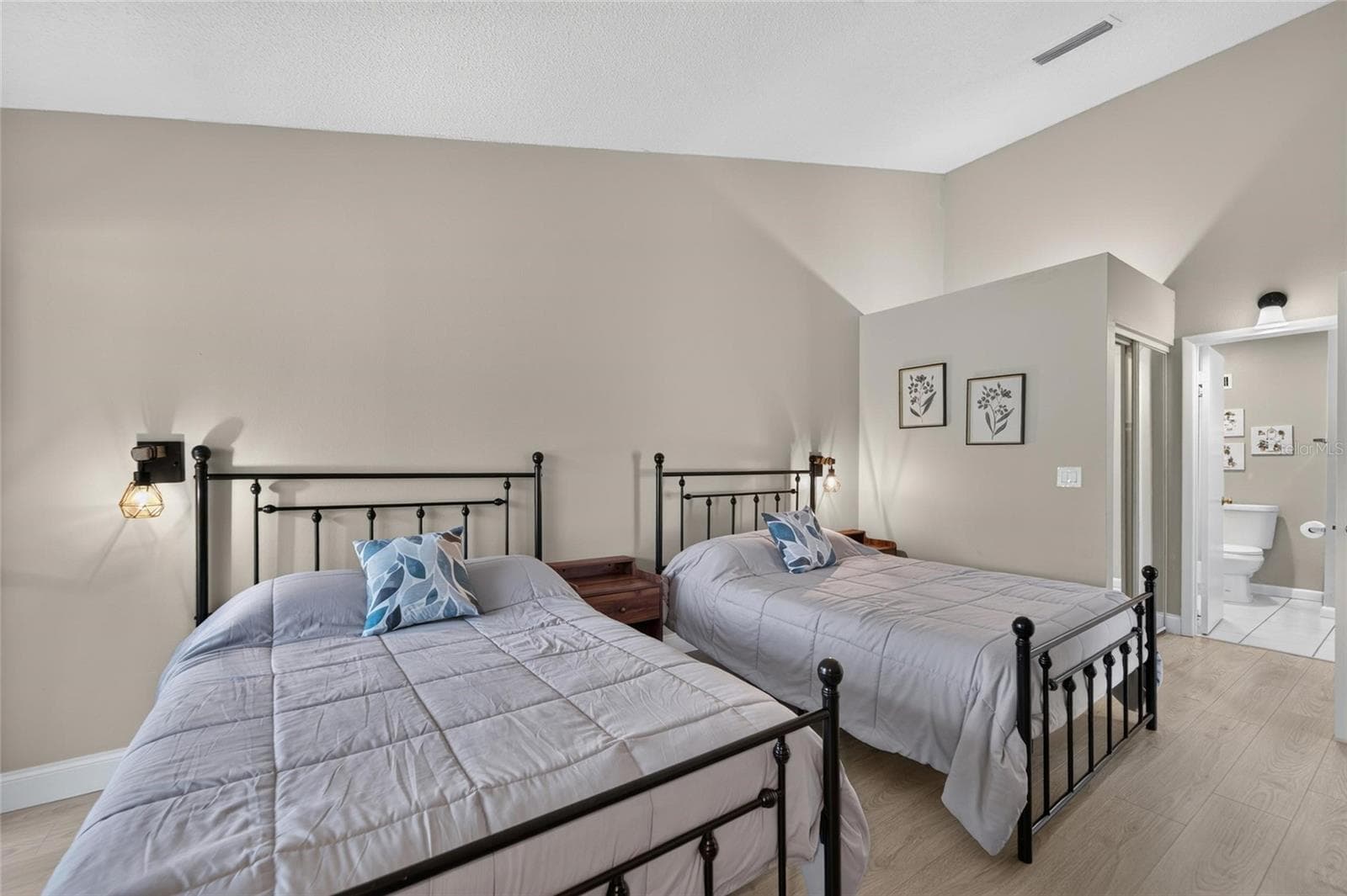 Villa at 16216 RAMBLING VINE DR W, TAMPA, photo 18 of 54