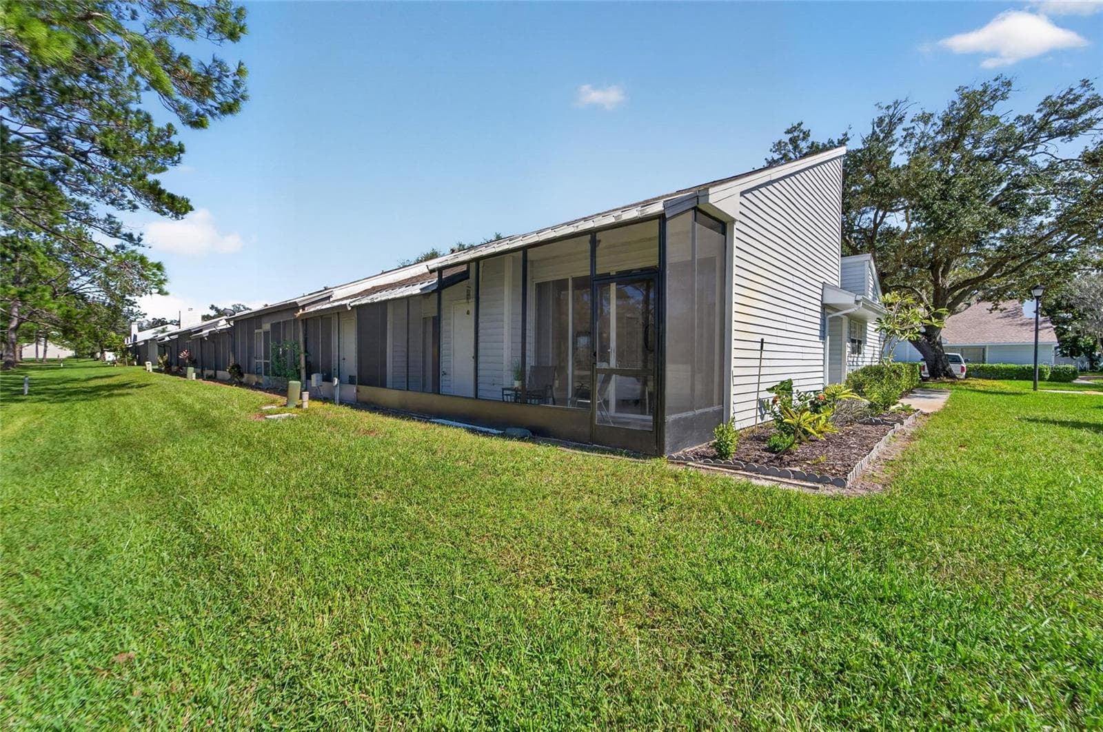 Villa at 16216 RAMBLING VINE DR W, TAMPA, photo 32 of 54