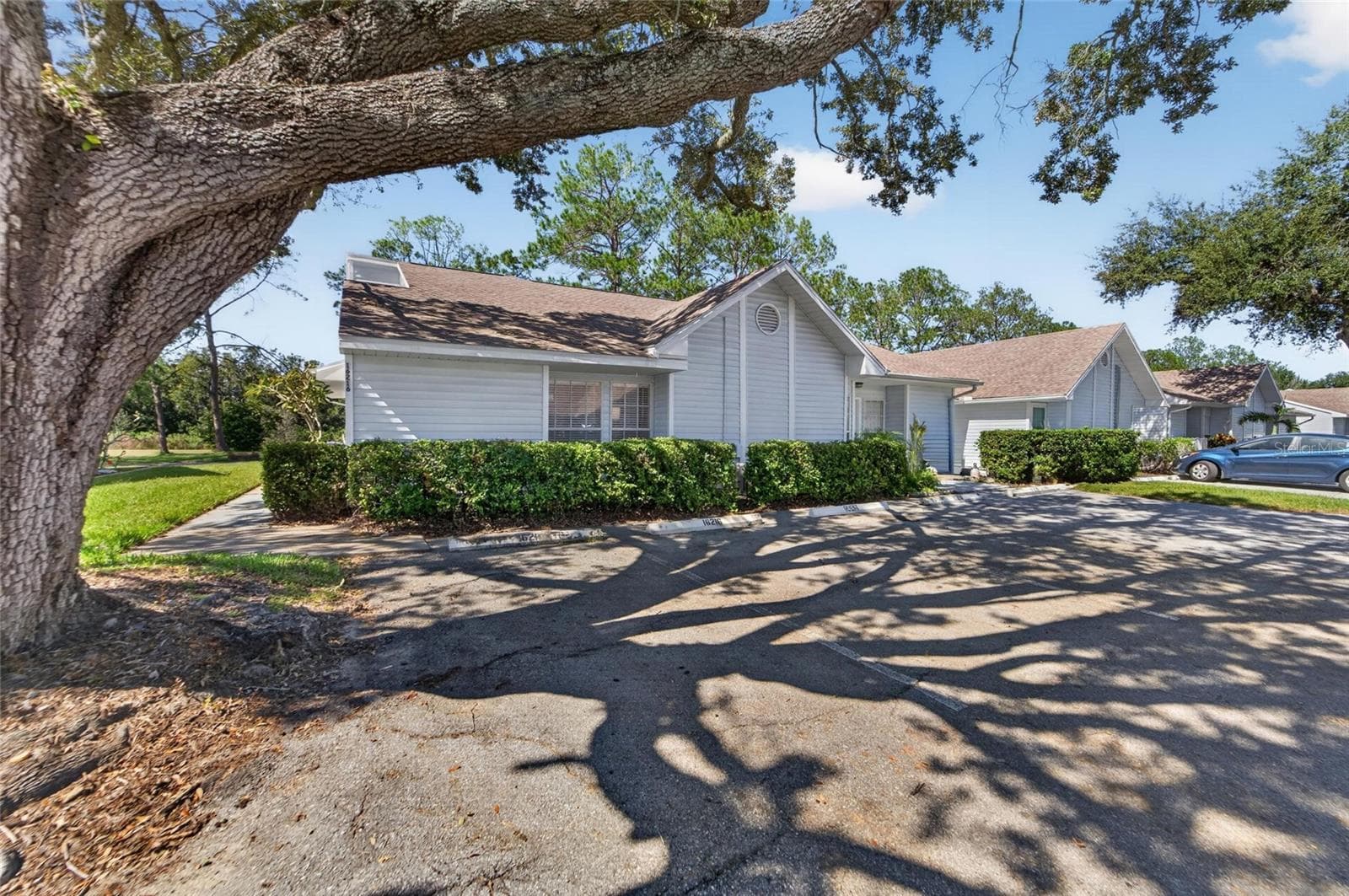 Villa at 16216 RAMBLING VINE DR W, TAMPA, photo 41 of 54