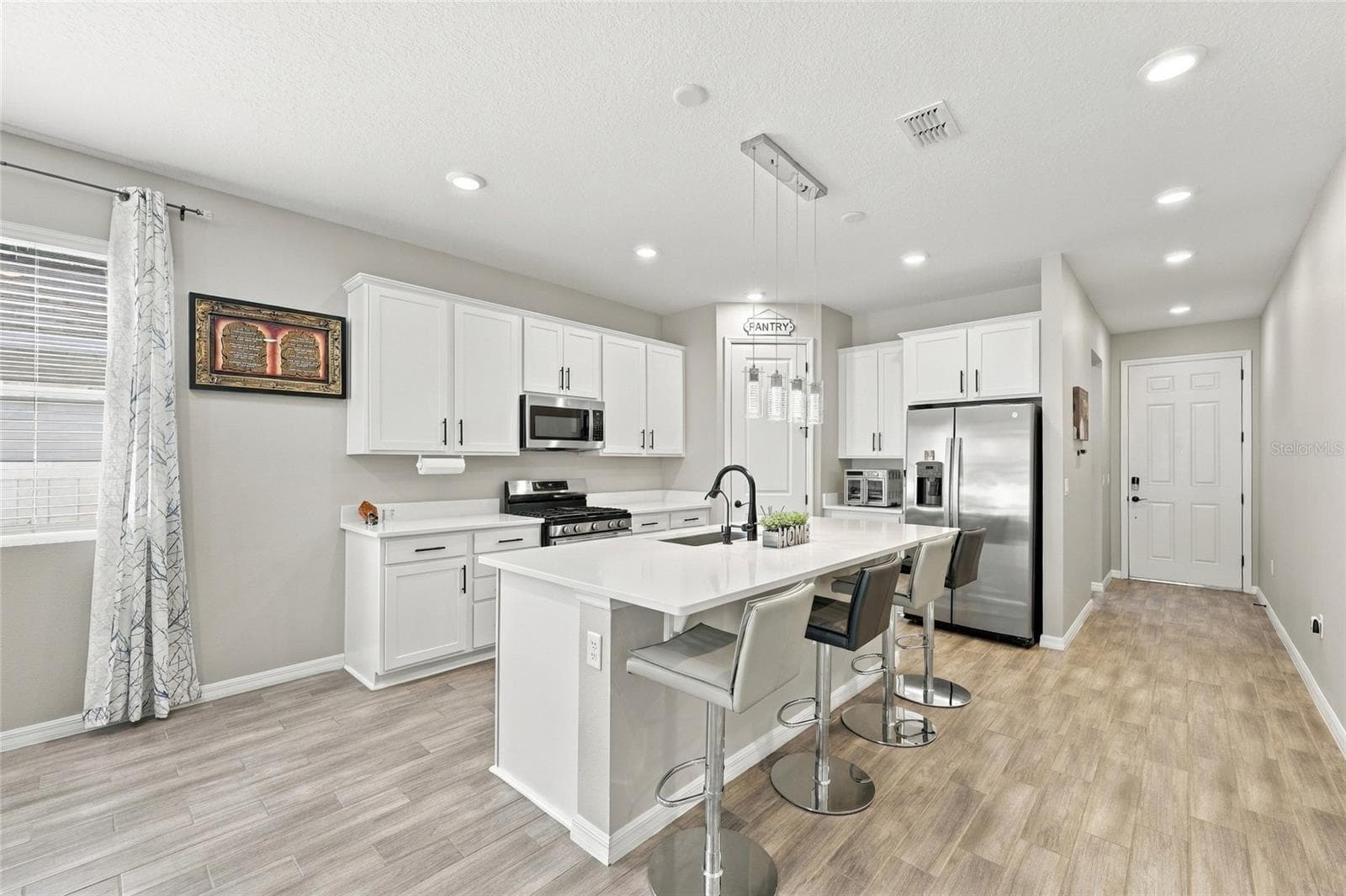 Single Family Residence at 1042 HEIRLOOM DR, HAINES CITY, photo 4 of 44