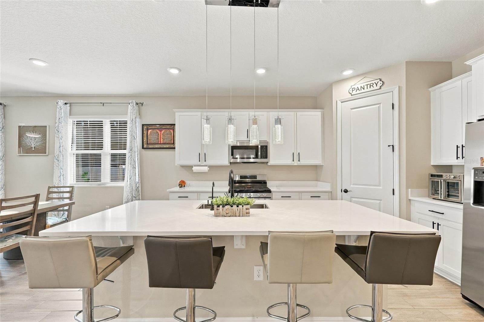 Single Family Residence at 1042 HEIRLOOM DR, HAINES CITY, photo 6 of 44