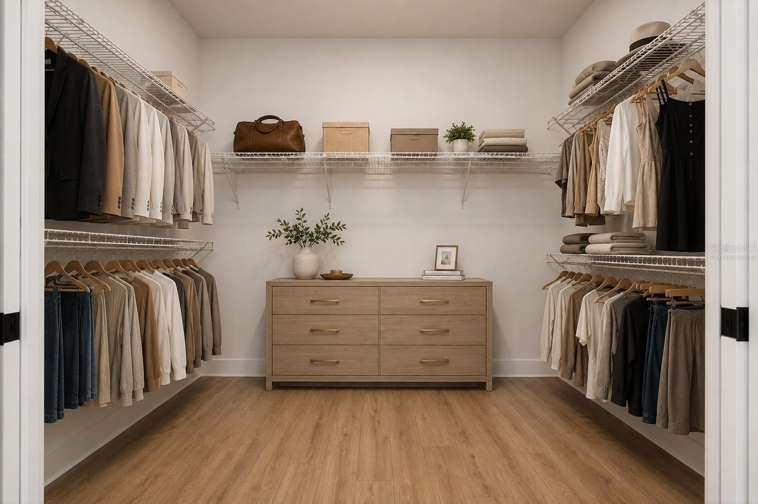 Dual sliding pocket doors leading to large walk-in closet (virtually staged) - 842 30TH AVE, ST PETERSBURG