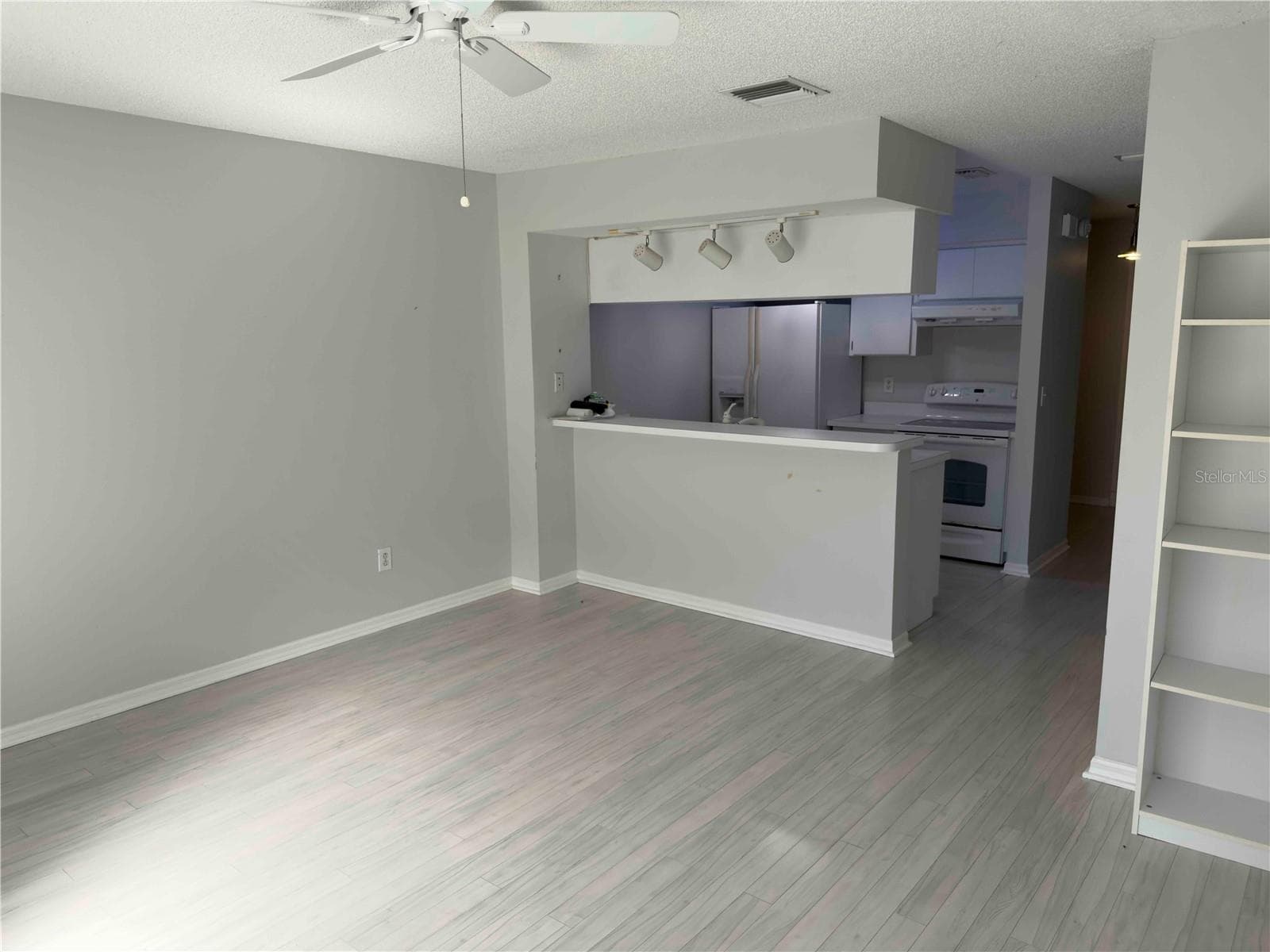 Townhouse at 5143 NORTHDALE BLVD, TAMPA, photo 6 of 17
