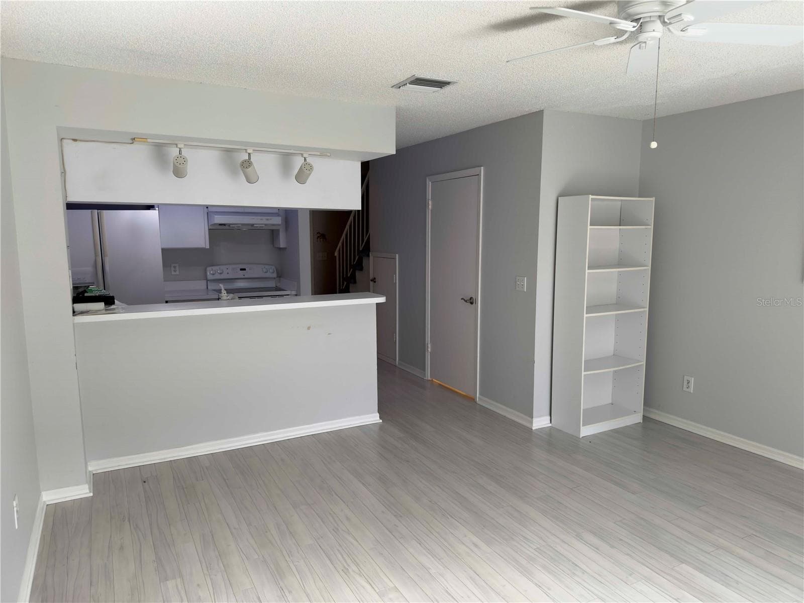 Townhouse at 5143 NORTHDALE BLVD, TAMPA, photo 7 of 17
