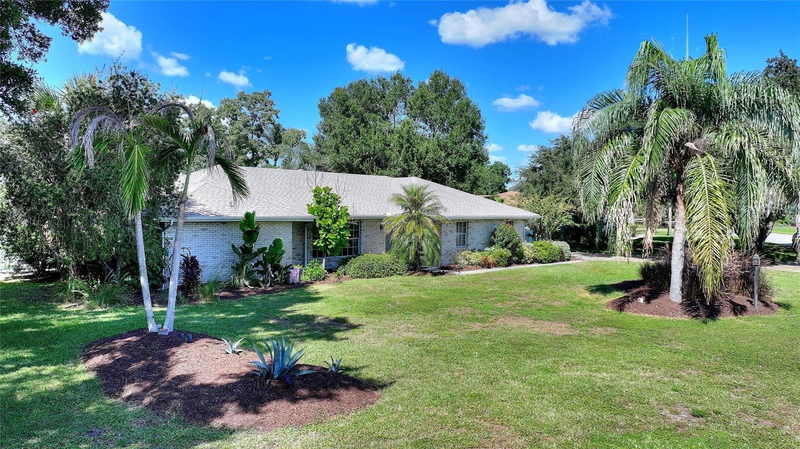 Single Family Residence at 251 LAKE LINK, WINTER HAVEN, photo 3 of 51