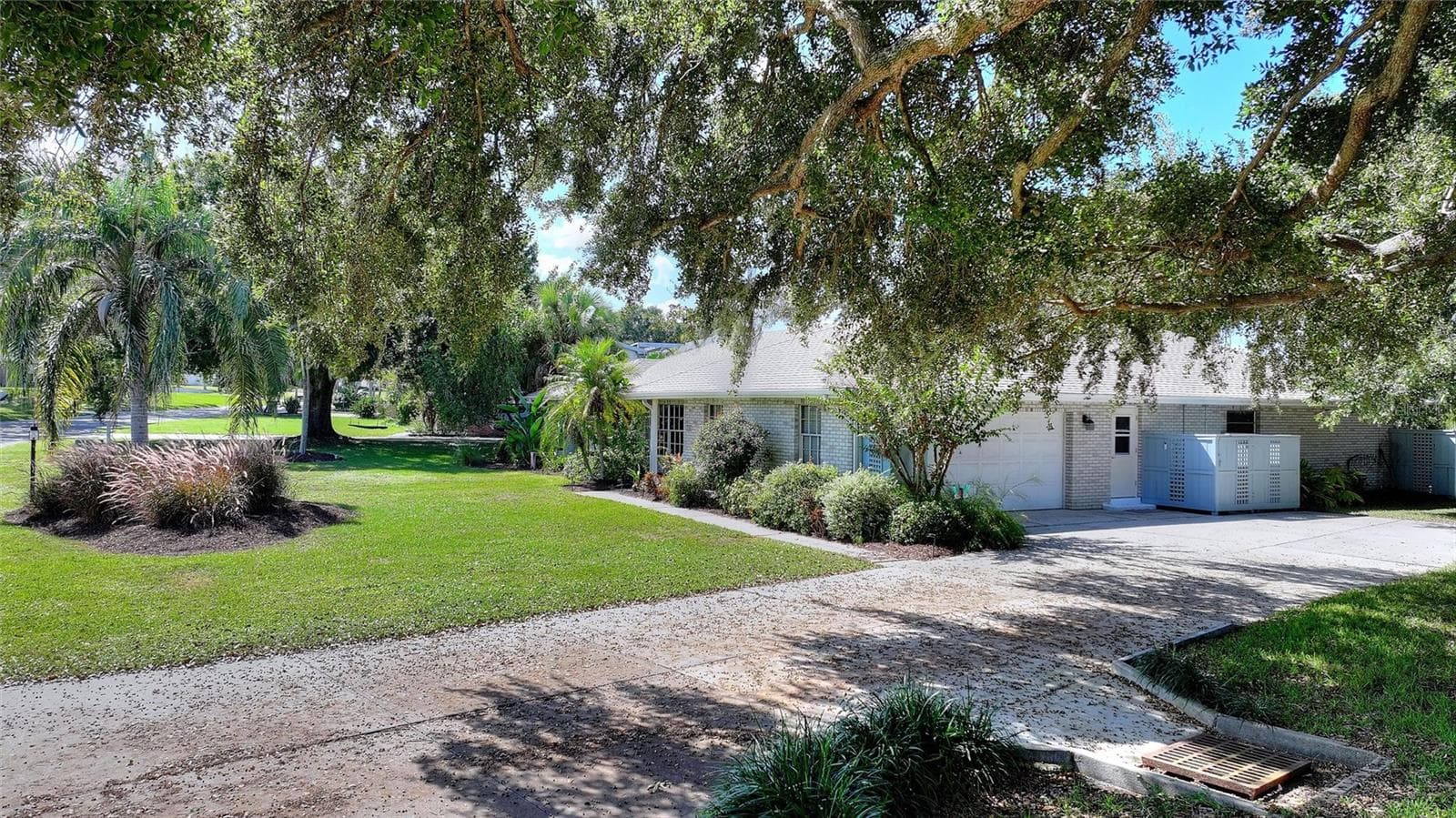 Single Family Residence at 251 LAKE LINK, WINTER HAVEN, photo 5 of 51