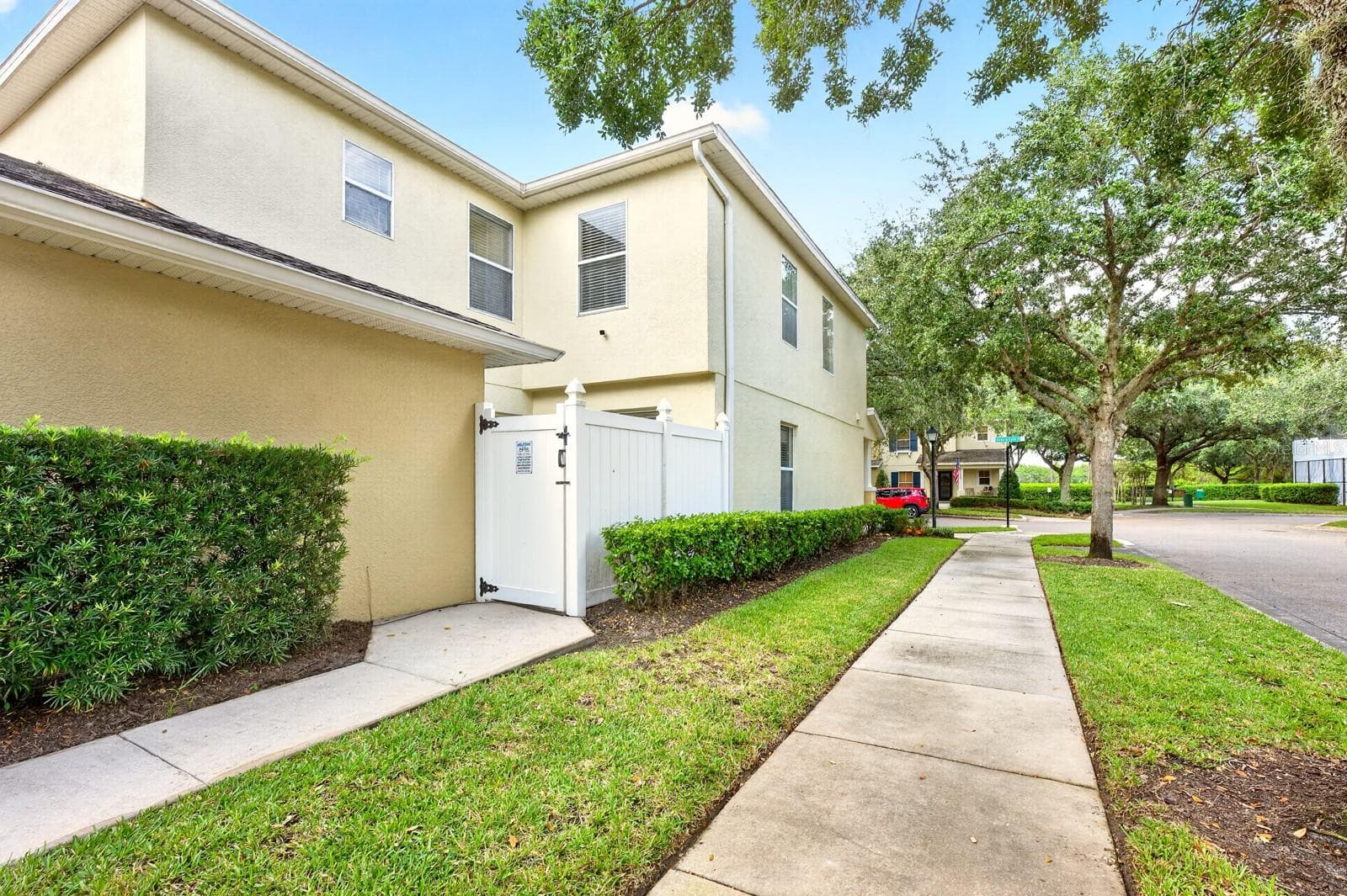 The home sits on a corner lot. - 13028 AUBURN COVE LN, ORLANDO