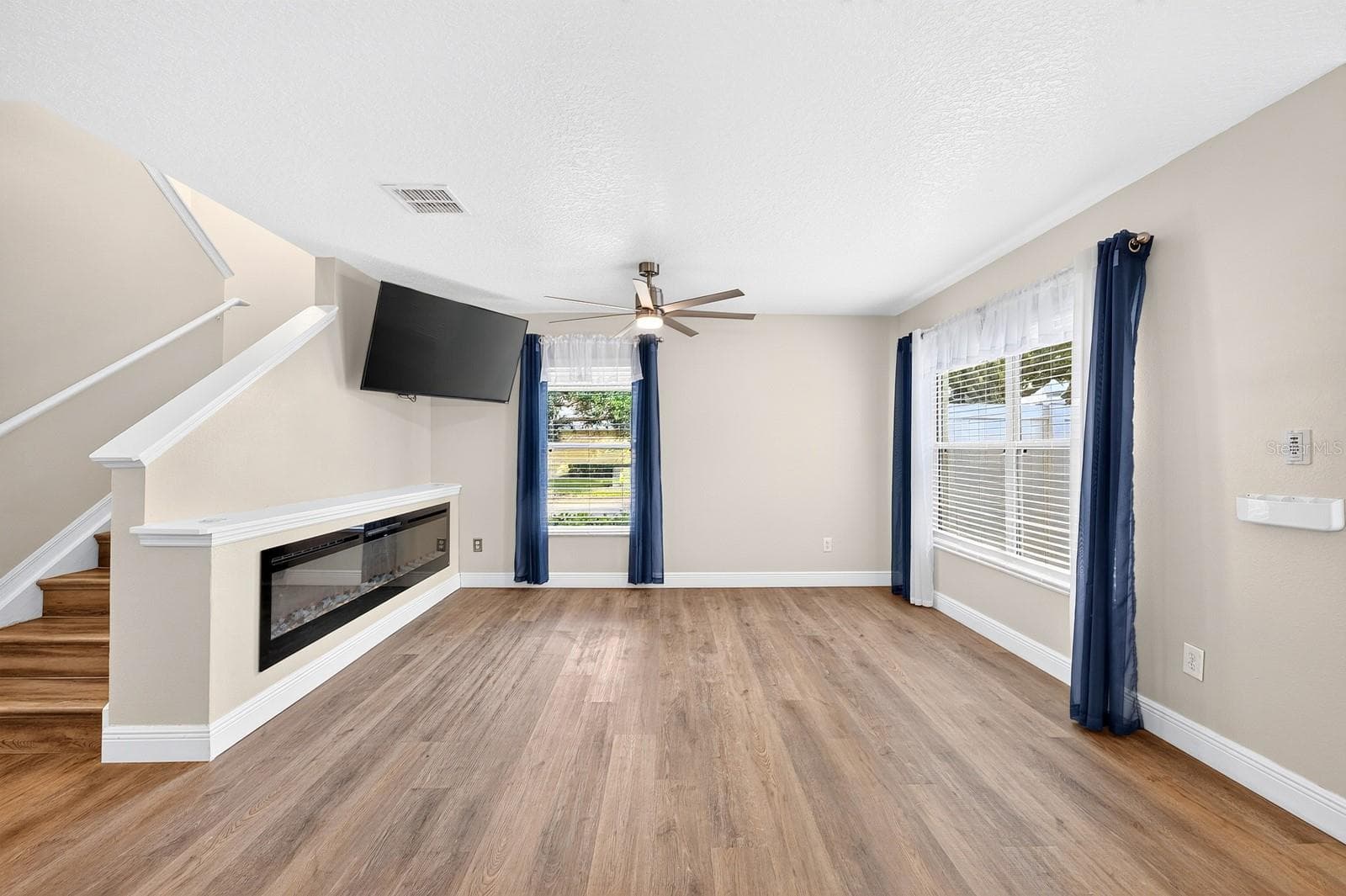 The Living Room - 13028 AUBURN COVE LN, ORLANDO