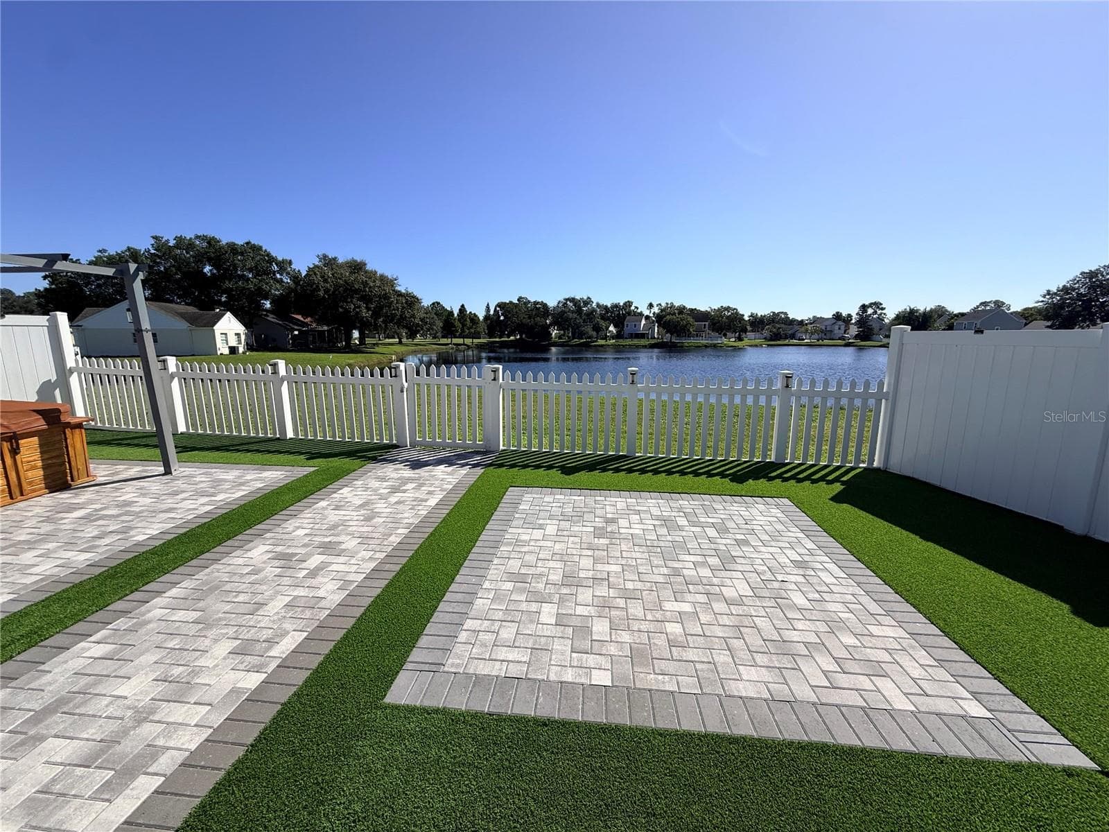 Single Family Residence at 10957 BRIGHTSIDE DR, TAMPA, photo 6 of 30