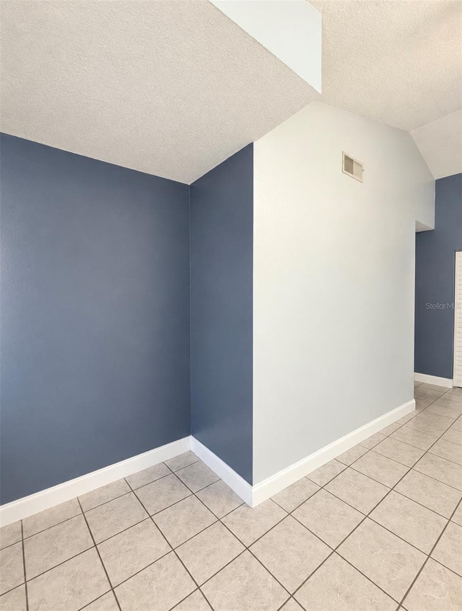 Single Family Residence at 10957 BRIGHTSIDE DR, TAMPA, photo 10 of 30