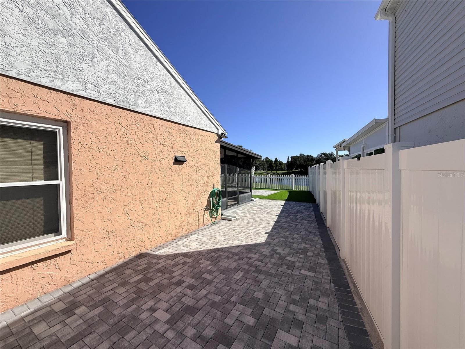 Single Family Residence at 10957 BRIGHTSIDE DR, TAMPA, photo 23 of 30