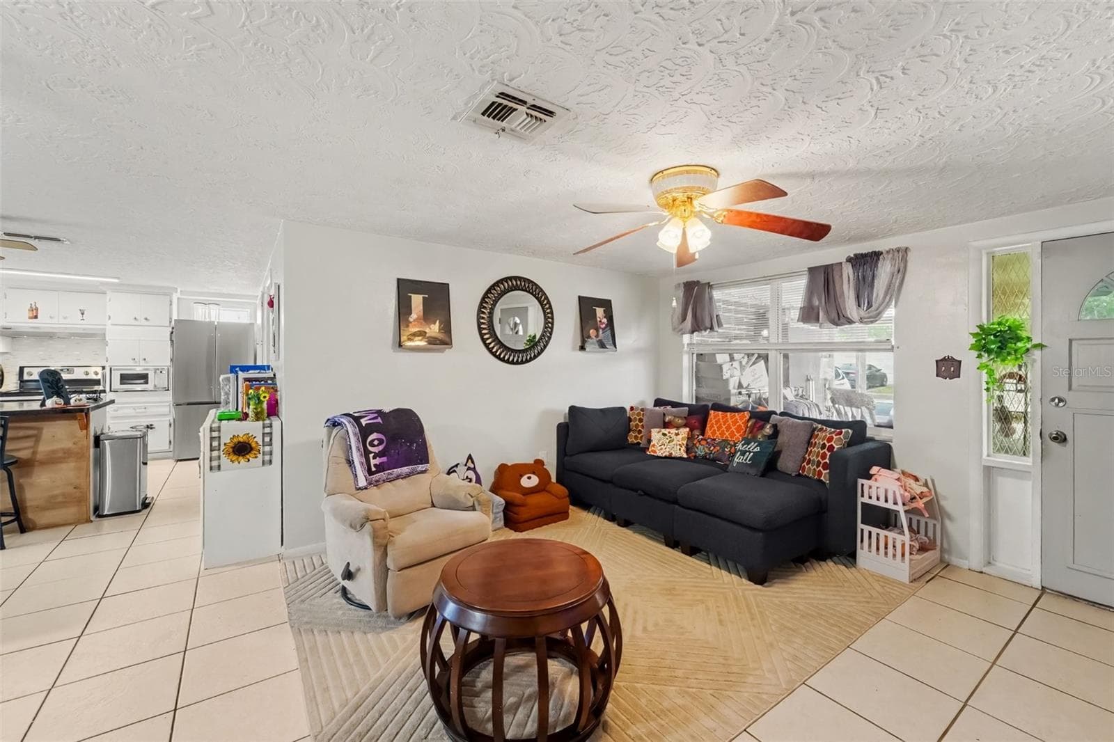 Single Family Residence at 2049 MAUREEN DR, HOLIDAY, photo 4 of 26