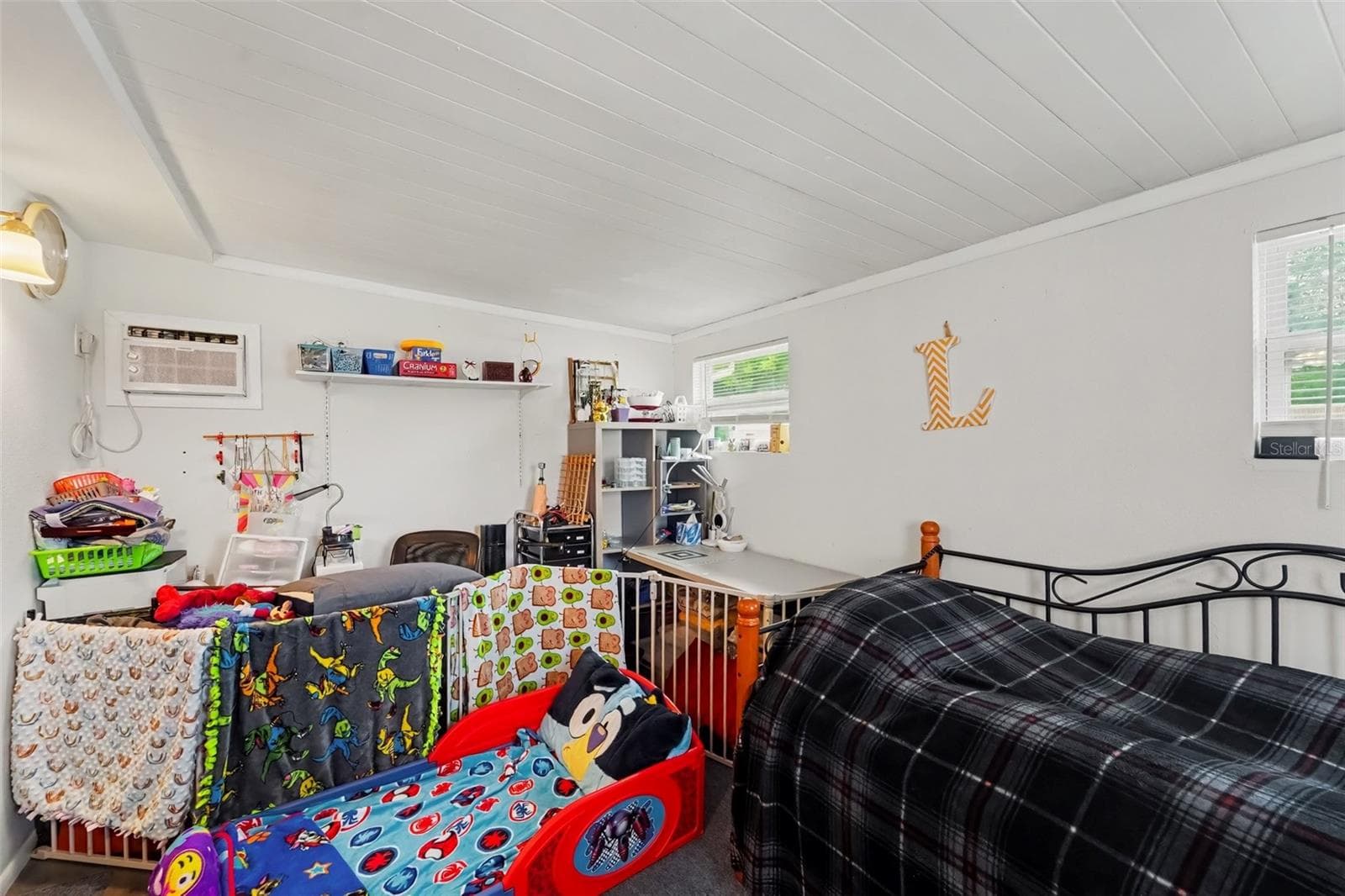 Single Family Residence at 2049 MAUREEN DR, HOLIDAY, photo 16 of 26