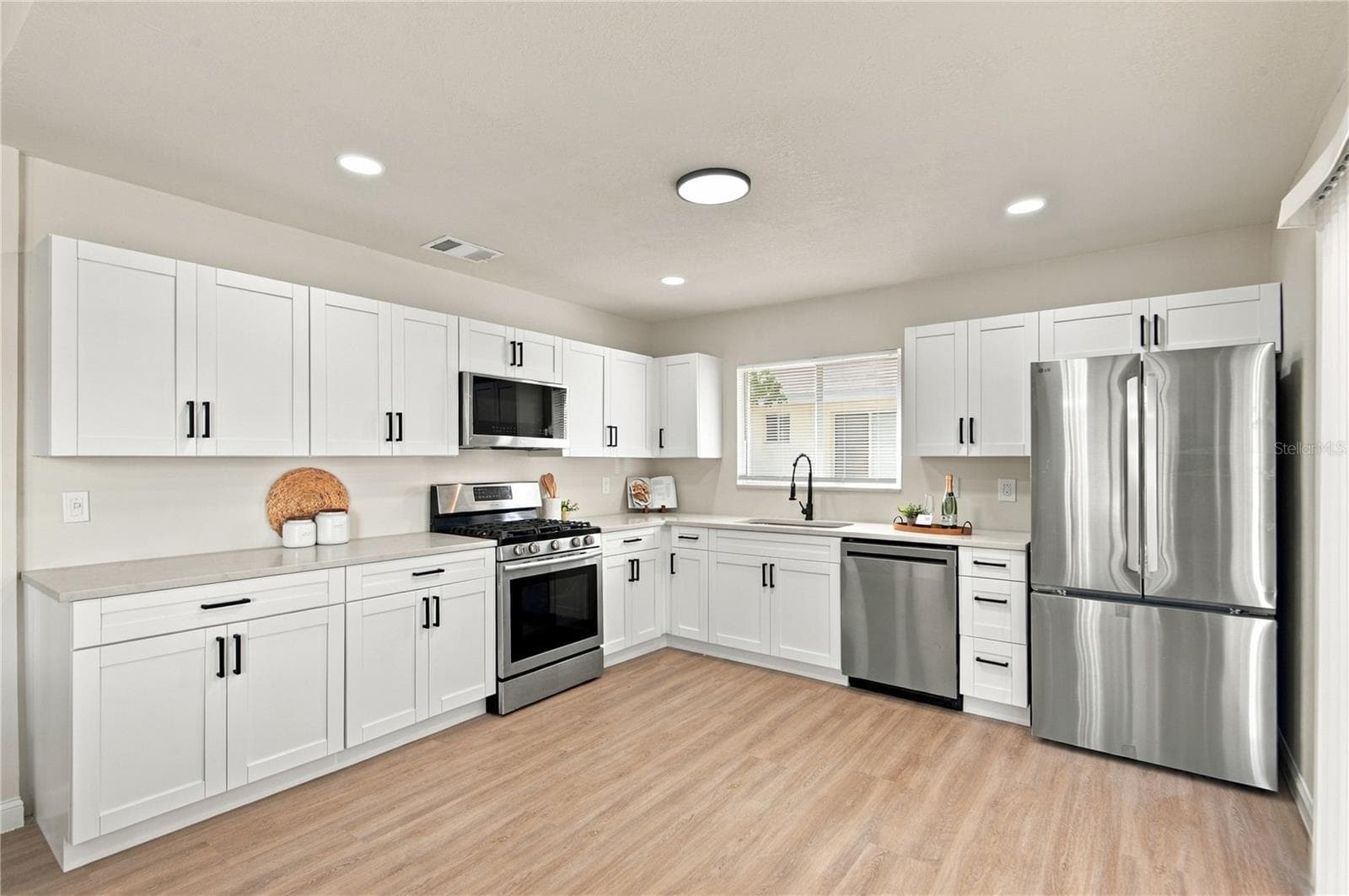 Single Family Residence at 120 HOLTZ DR, CASSELBERRY, photo 11 of 46