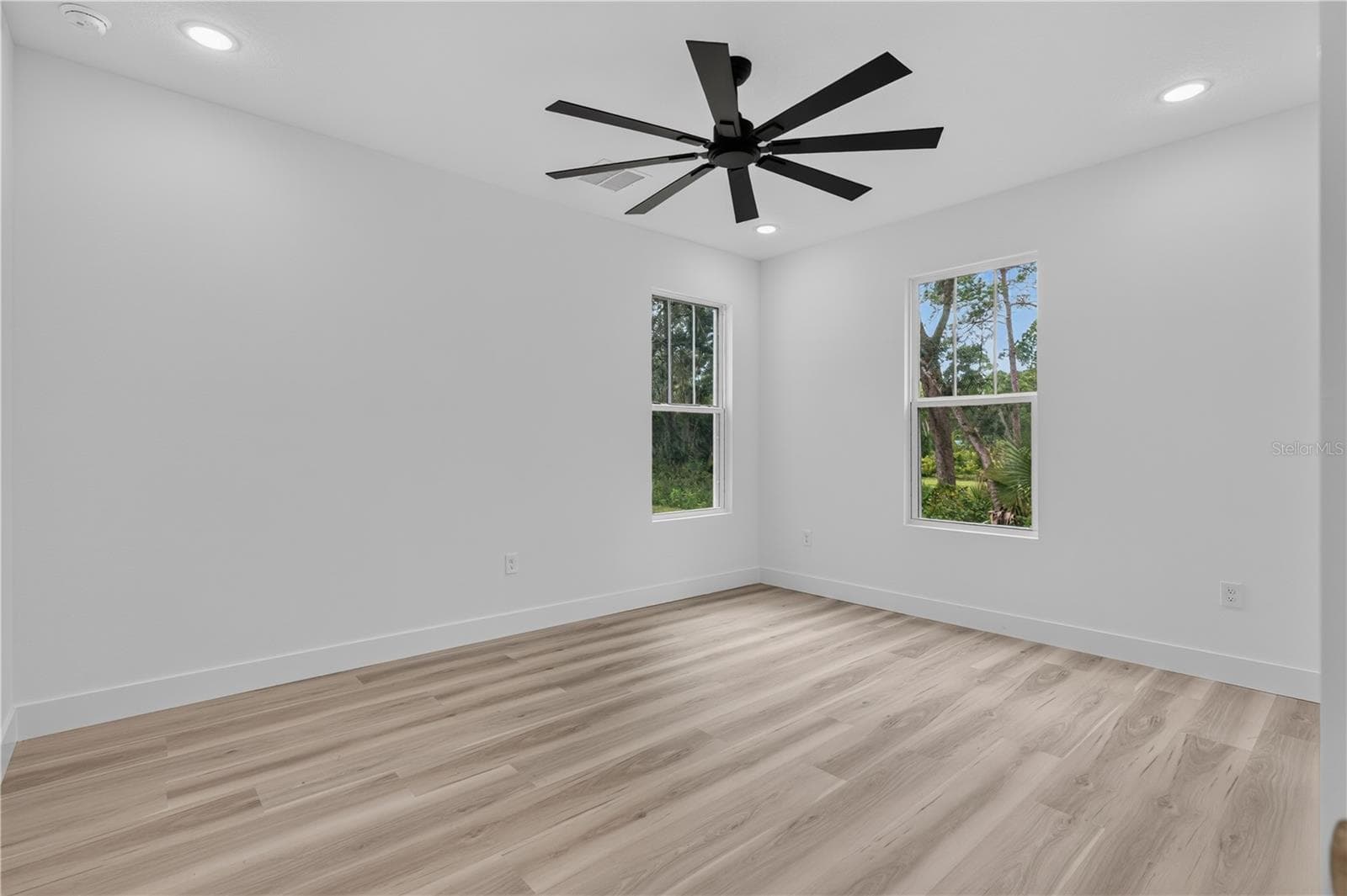 Single Family Residence at 30563 SAFFRON AVE, EUSTIS, photo 21 of 43