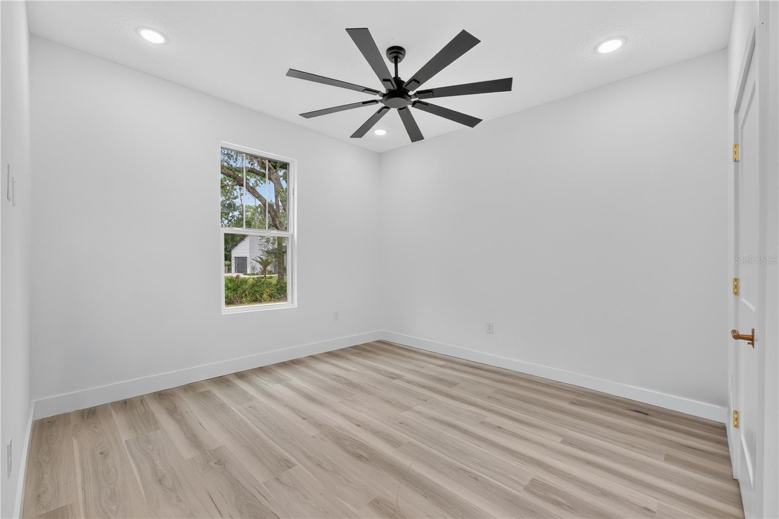 Single Family Residence at 30563 SAFFRON AVE, EUSTIS, photo 24 of 43