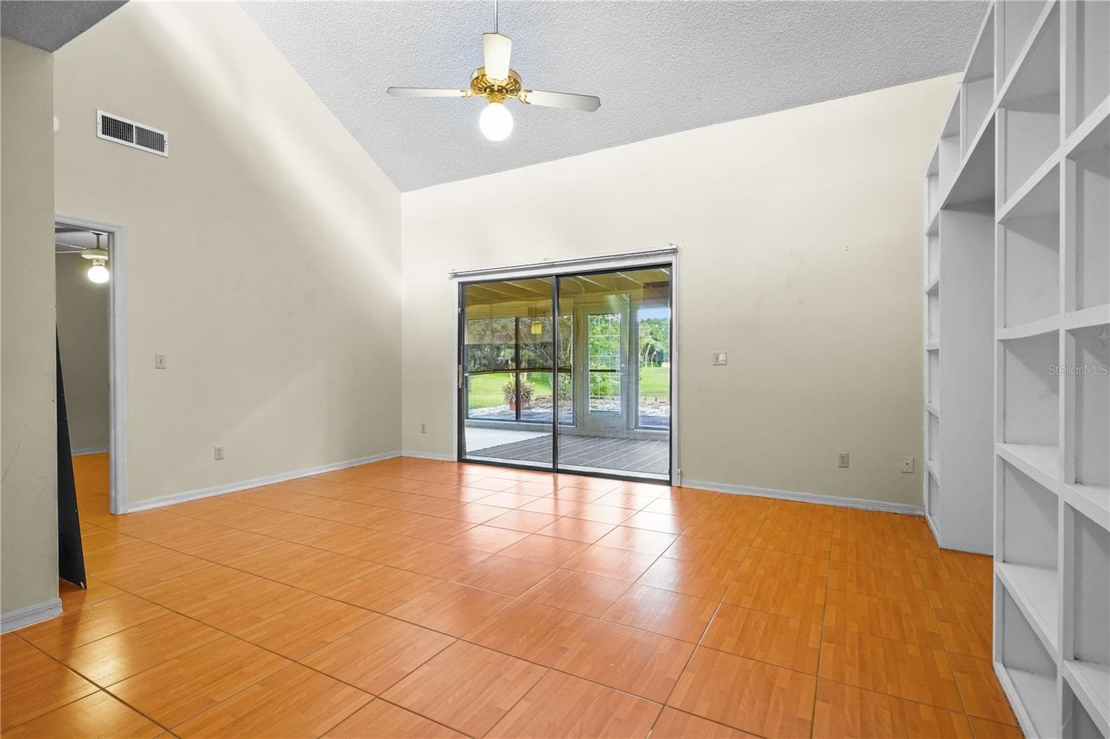 Townhouse at 679 W CRANES CIR, ALTAMONTE SPRINGS, photo 5 of 36