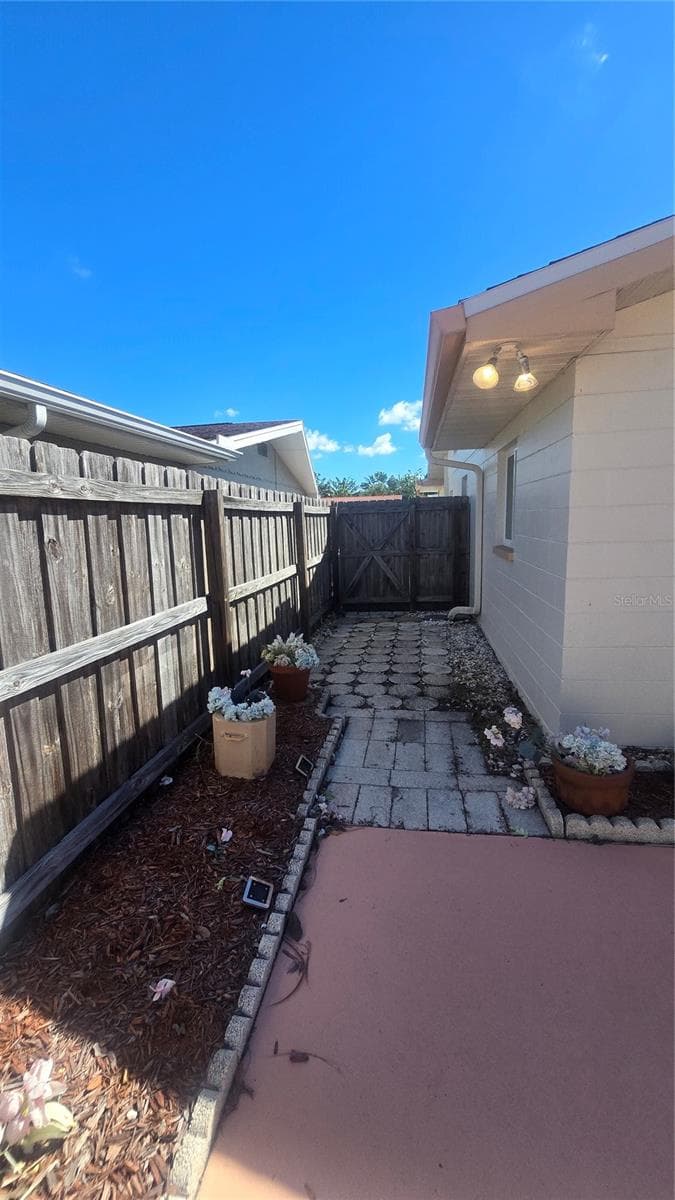 another view of the side of the house - 10386 112TH WAY N, SEMINOLE