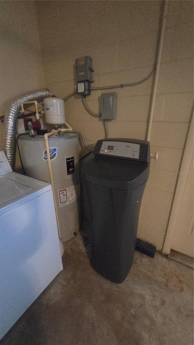 whole house water softener included, water heater is newer - 10386 112TH WAY N, SEMINOLE