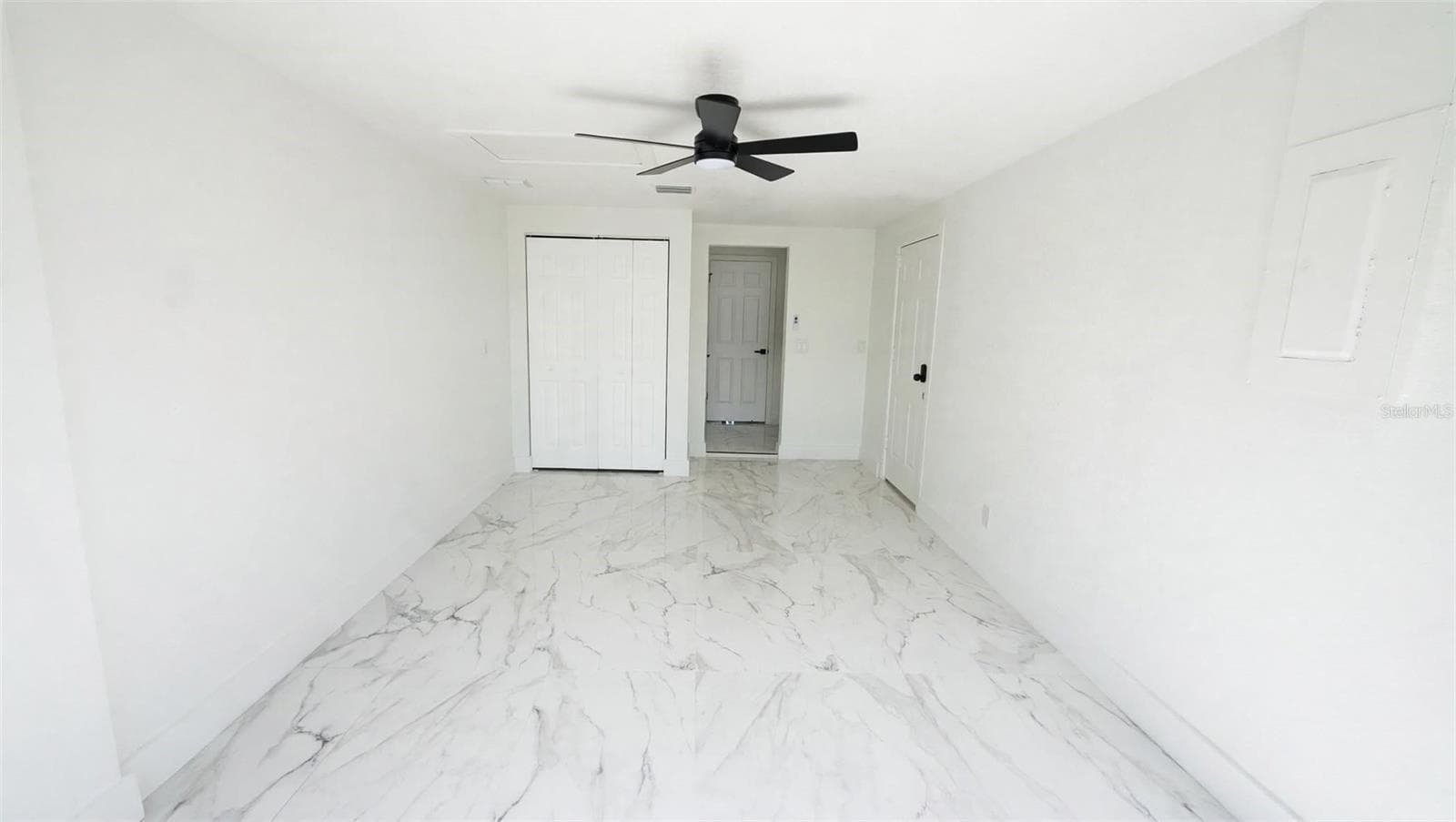 Single Family Residence at 6807 WHITE CLIFFS WAY, TAMPA, photo 10 of 19