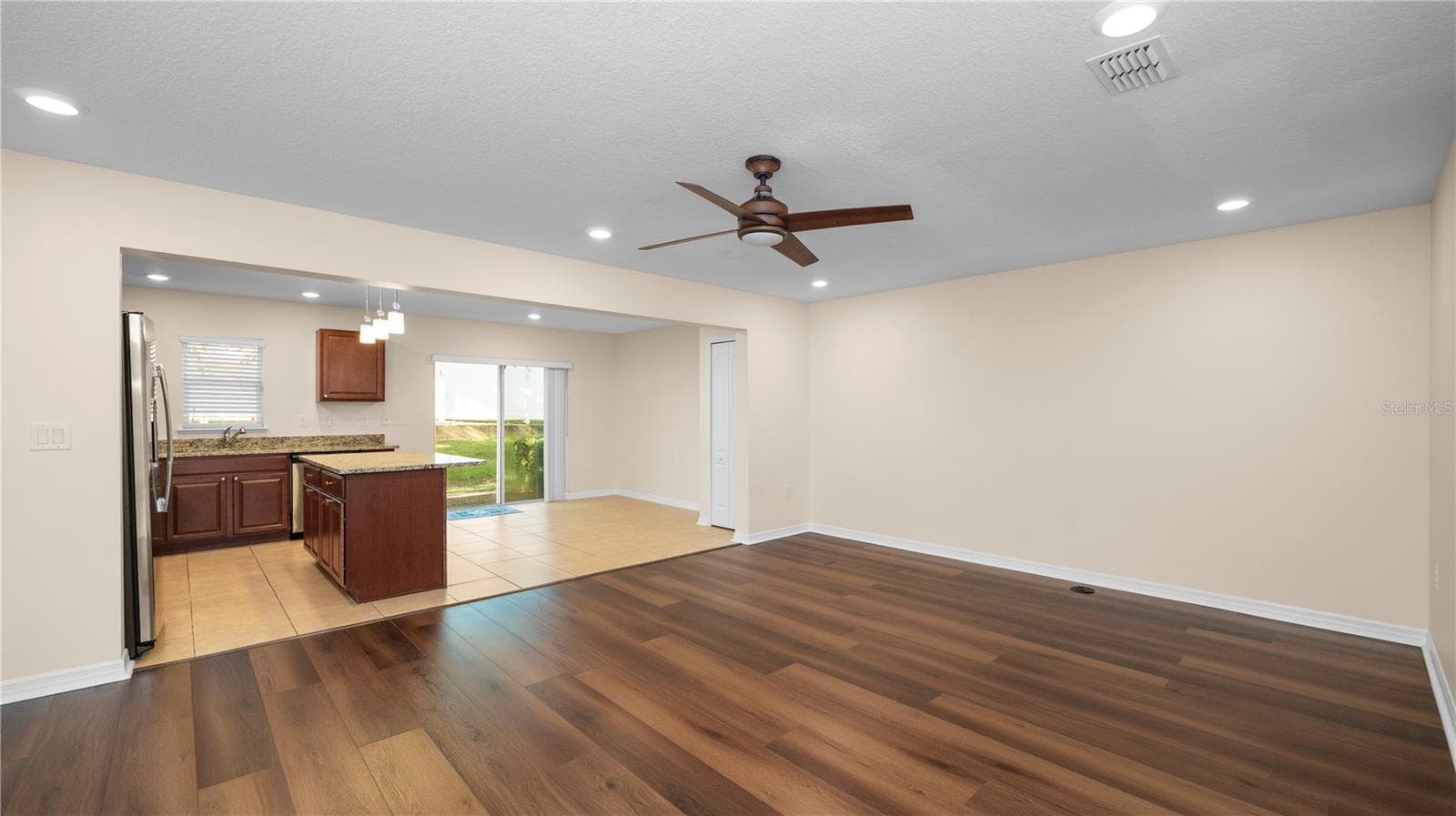 Townhouse at 3741 WOODBURY HILL LOOP, LAKELAND, photo 5 of 36