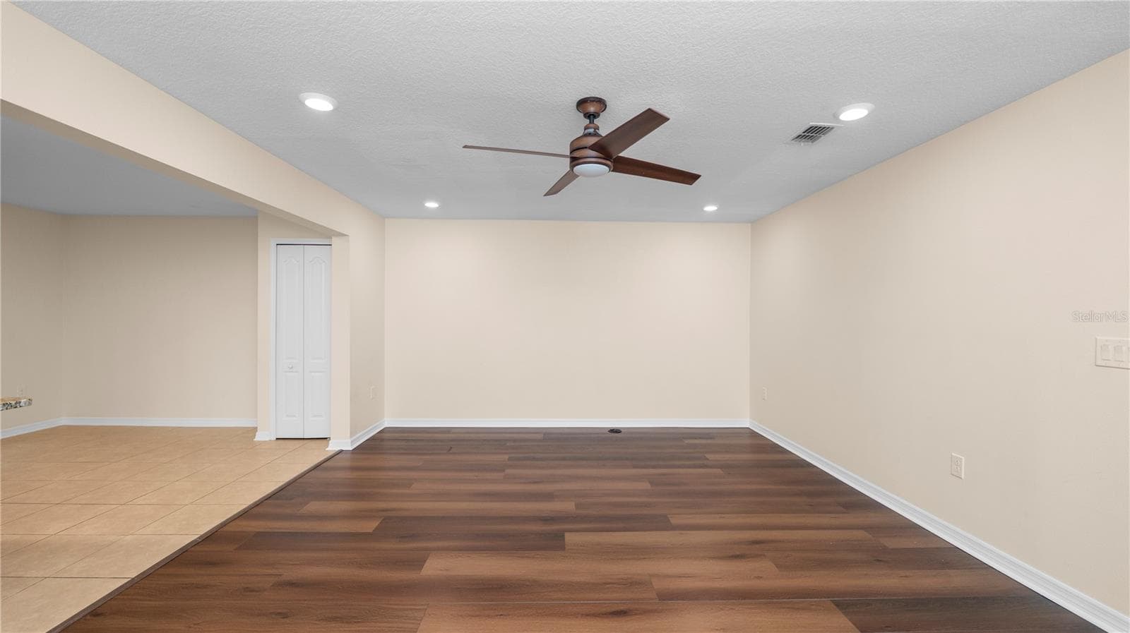Townhouse at 3741 WOODBURY HILL LOOP, LAKELAND, photo 9 of 36