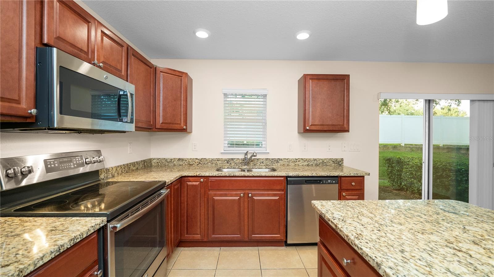 Townhouse at 3741 WOODBURY HILL LOOP, LAKELAND, photo 14 of 36