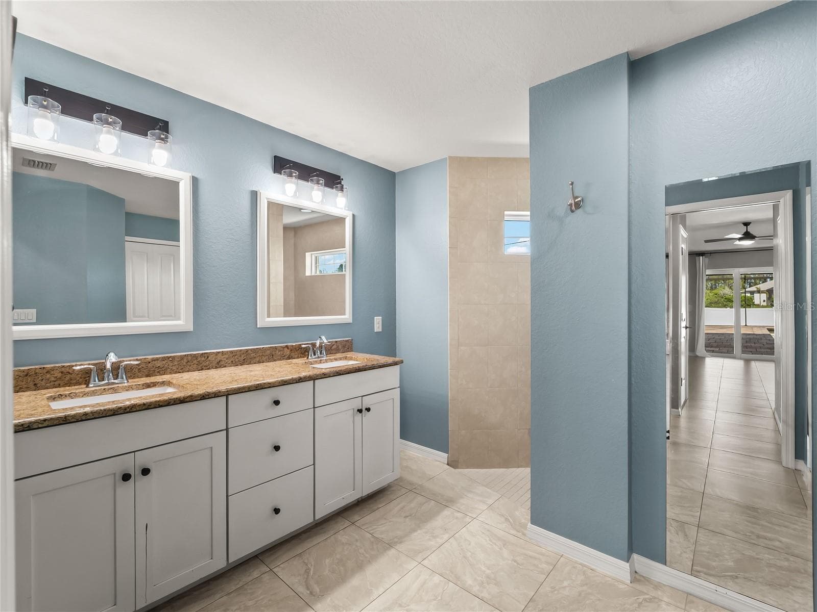 Master Bath - 5271 CROMEY RD, NORTH PORT