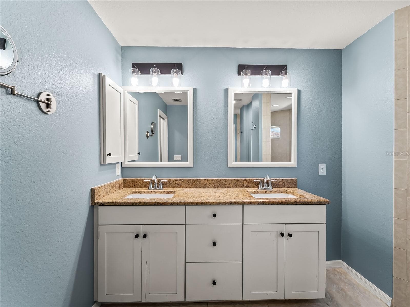 Master Bath - 5271 CROMEY RD, NORTH PORT
